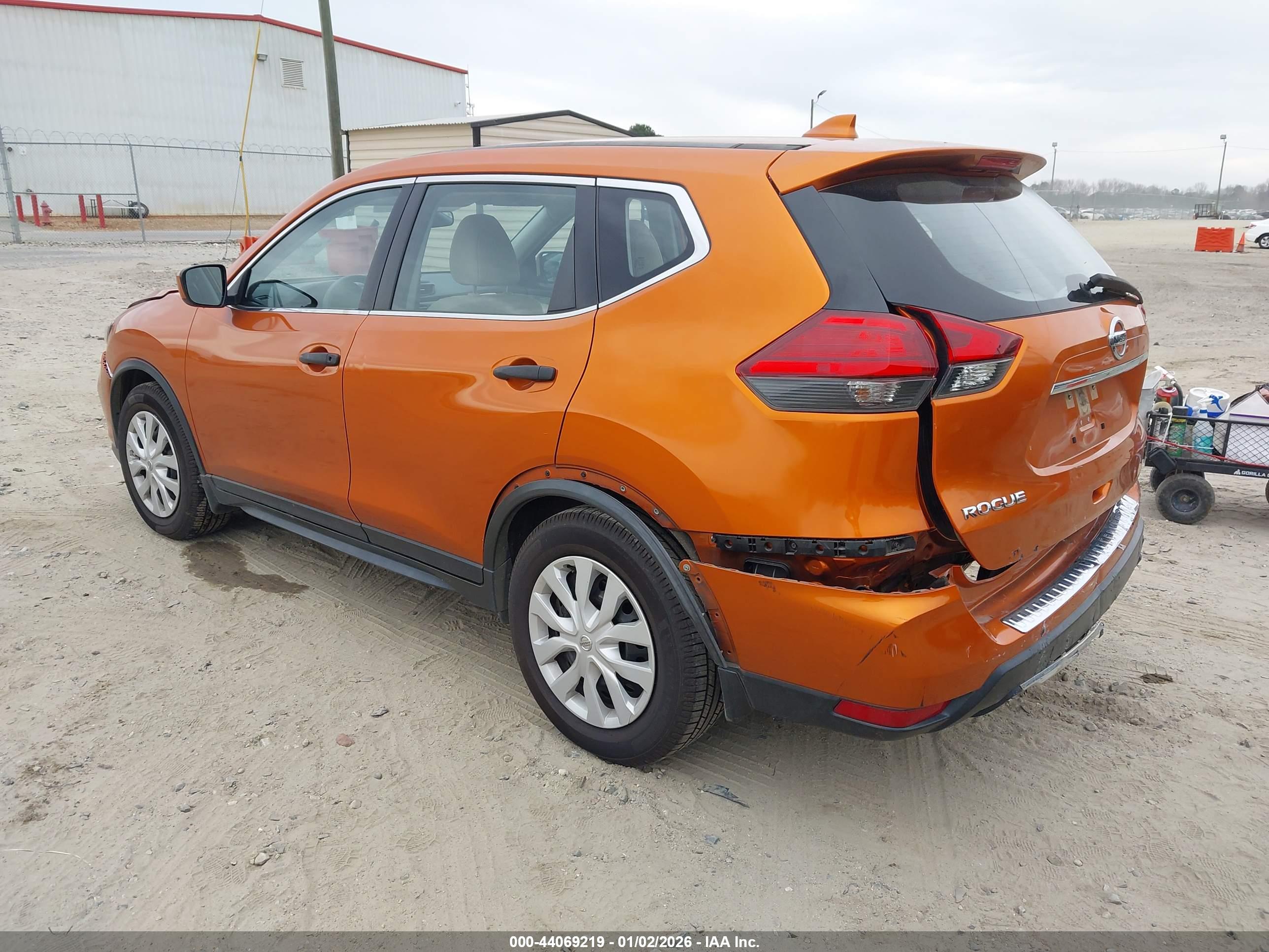 NISSAN ROGUE image 3