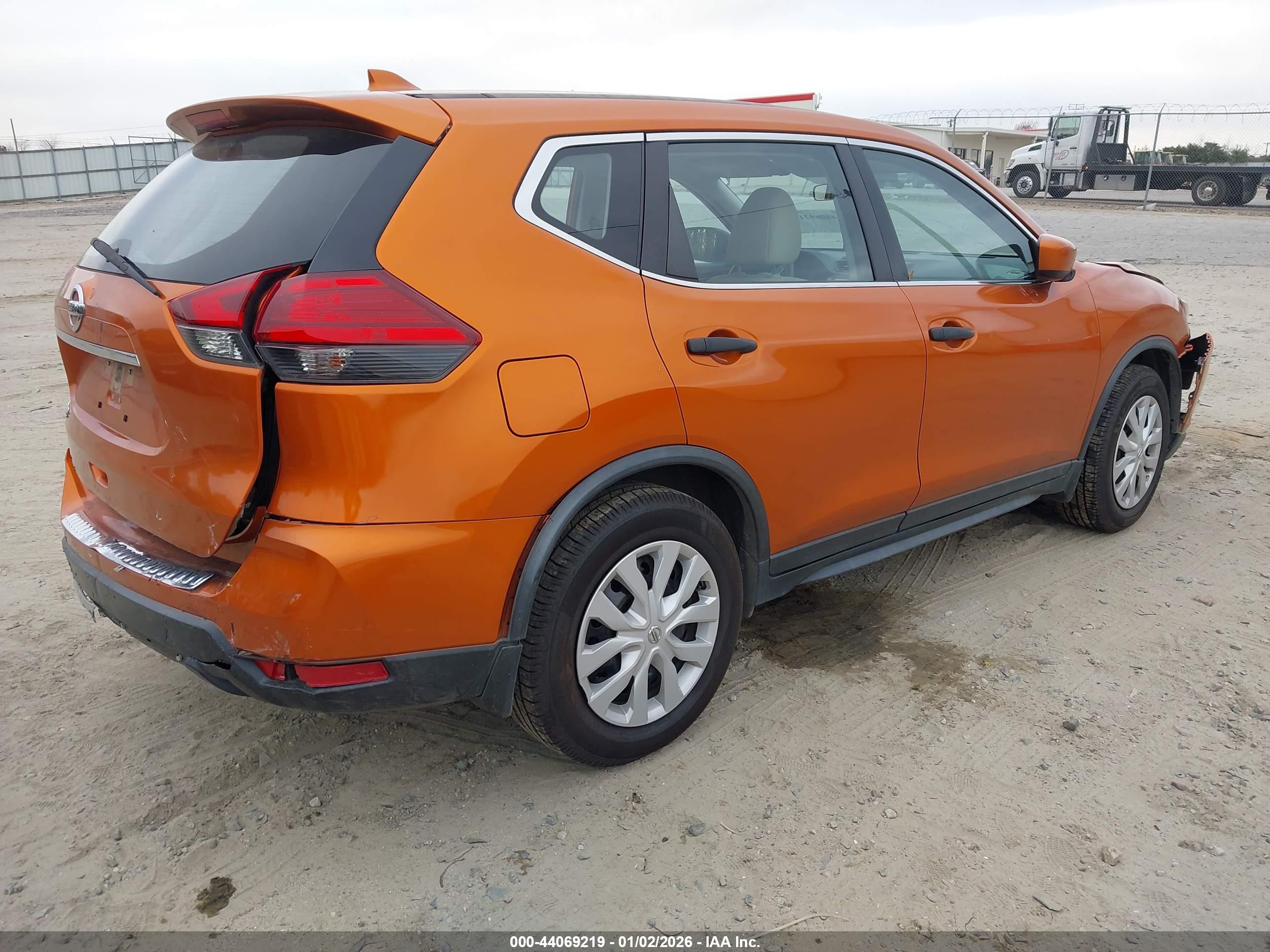 NISSAN ROGUE image 4