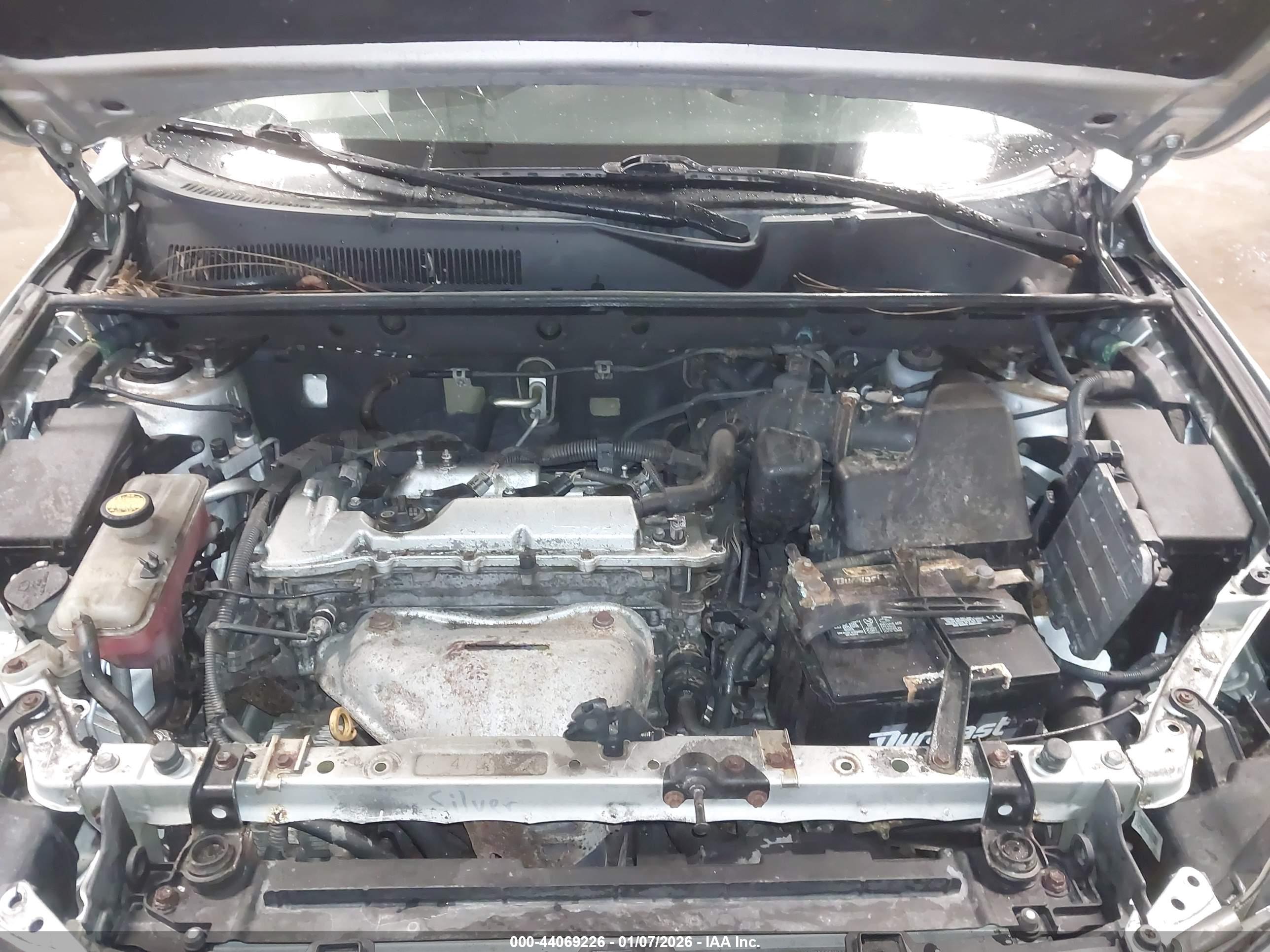 TOYOTA RAV4 image 10