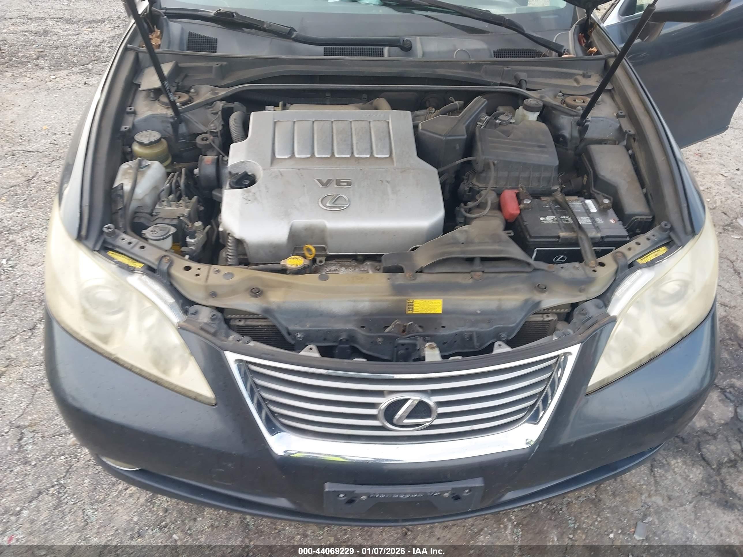 LEXUS ES image 10
