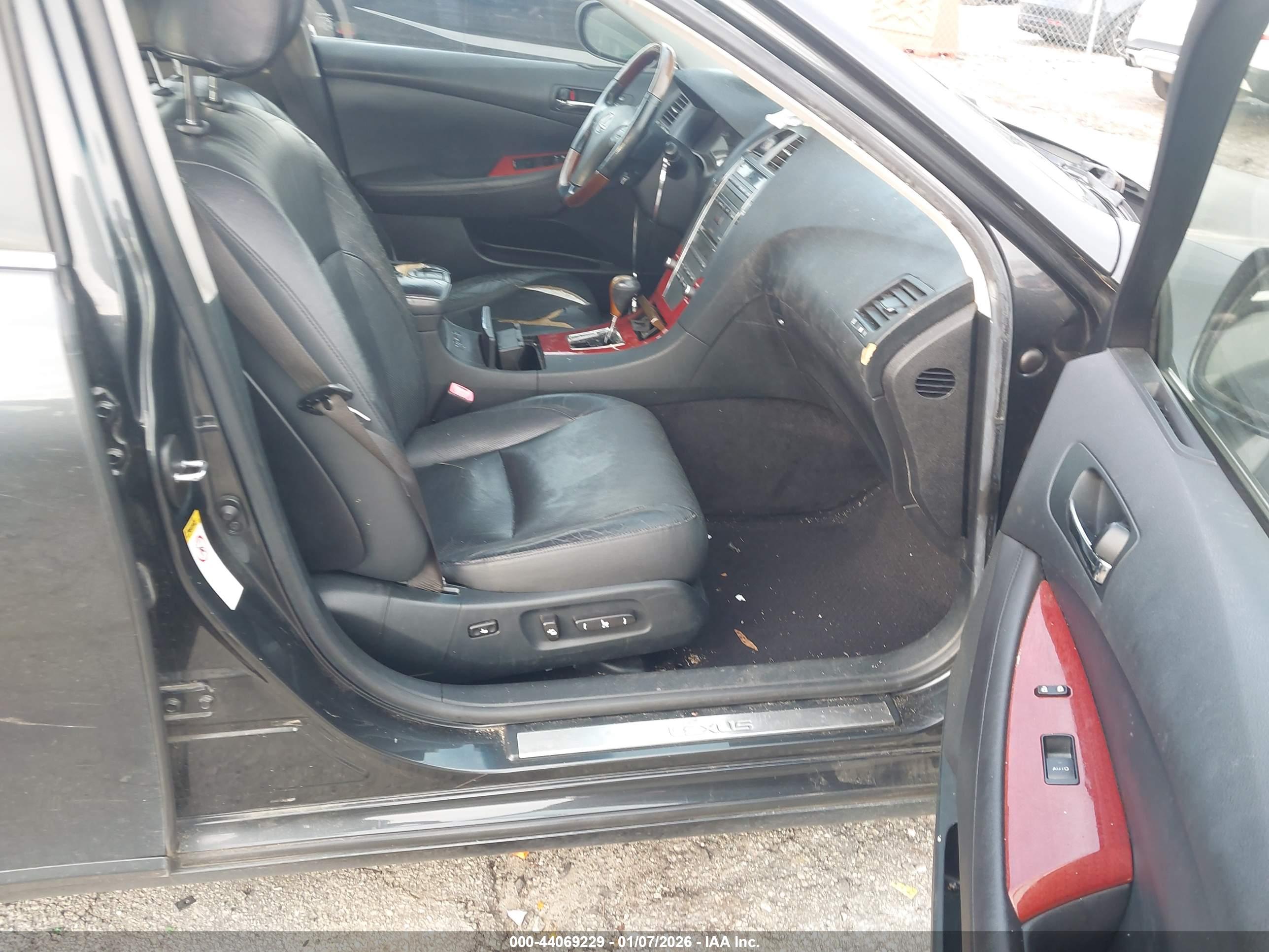 LEXUS ES image 5