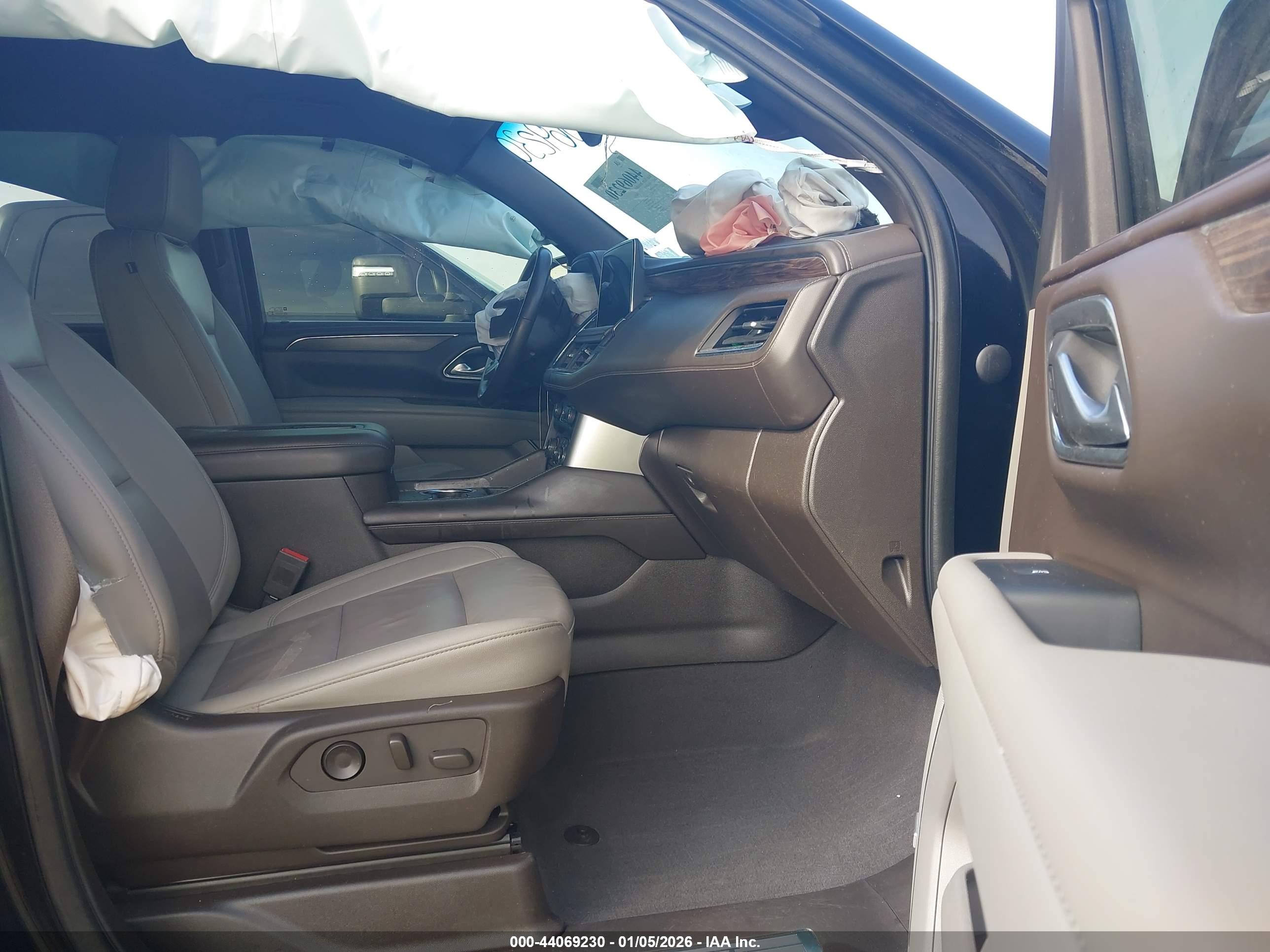 CHEVROLET TAHOE image 5