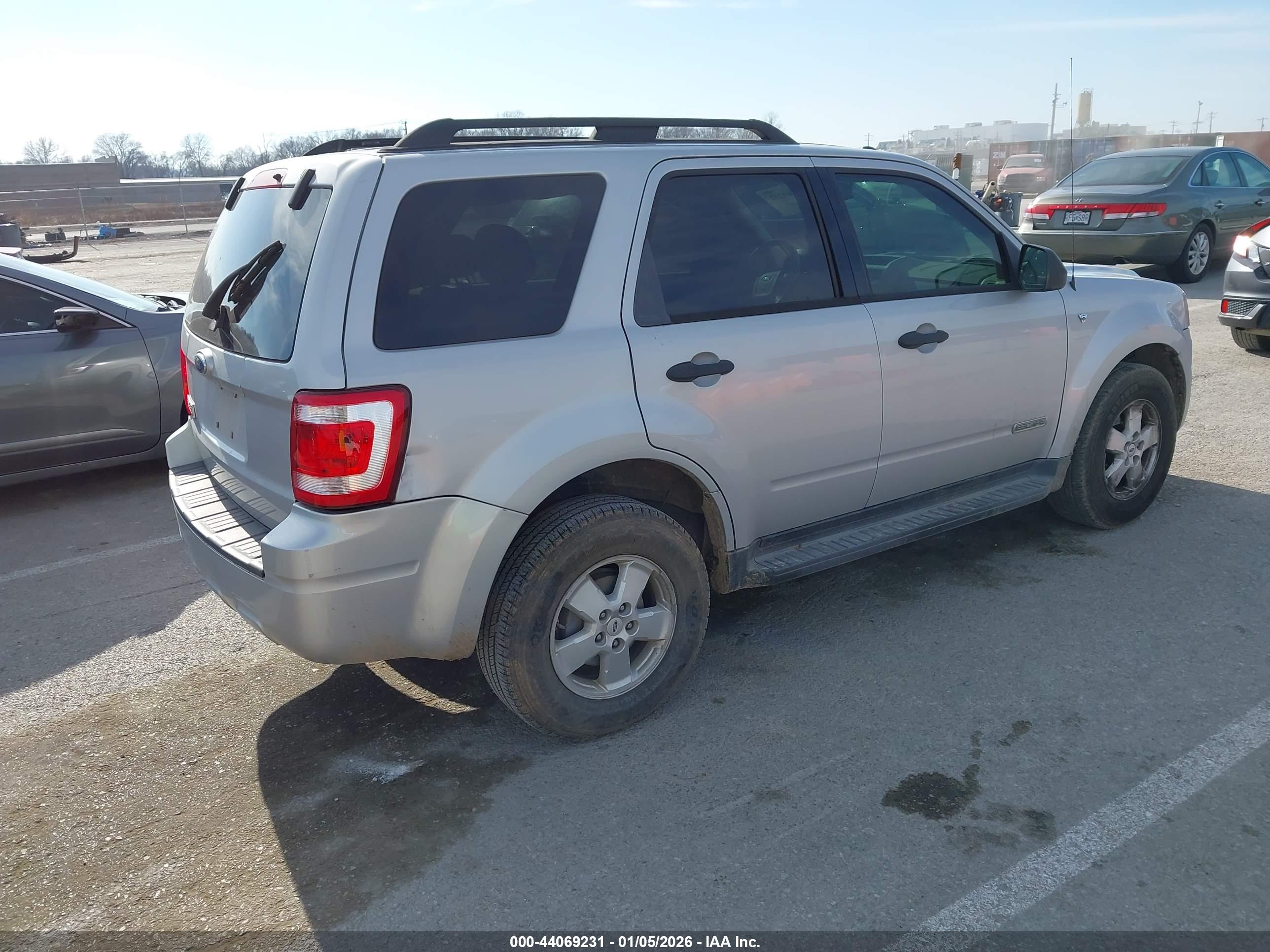 FORD ESCAPE image 4