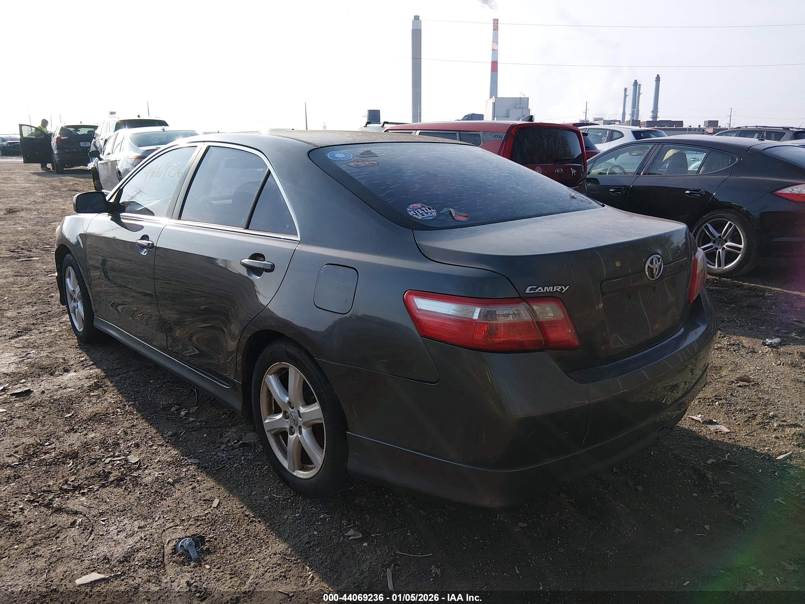 TOYOTA CAMRY image 3