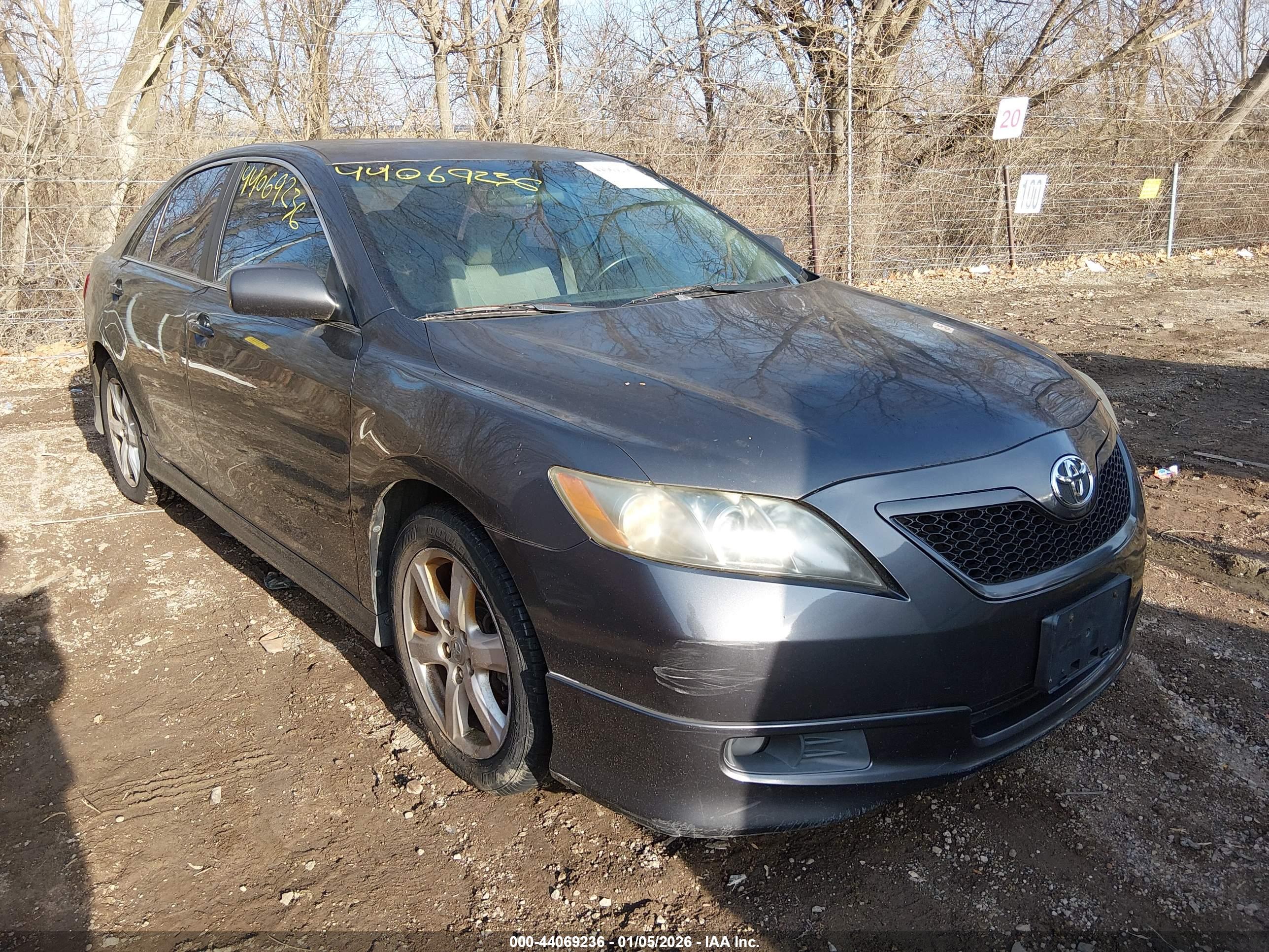 TOYOTA CAMRY image 6