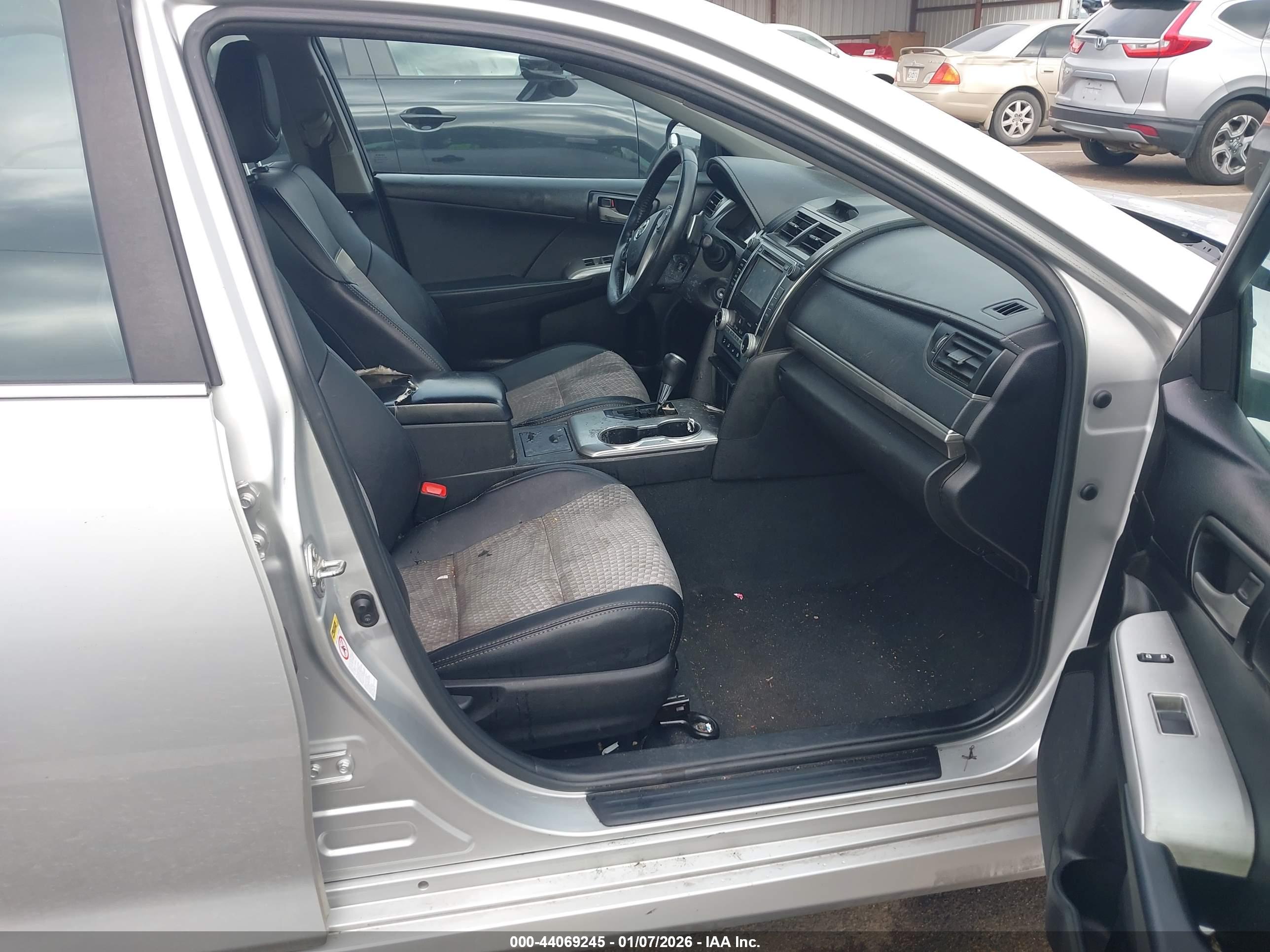 TOYOTA CAMRY image 5