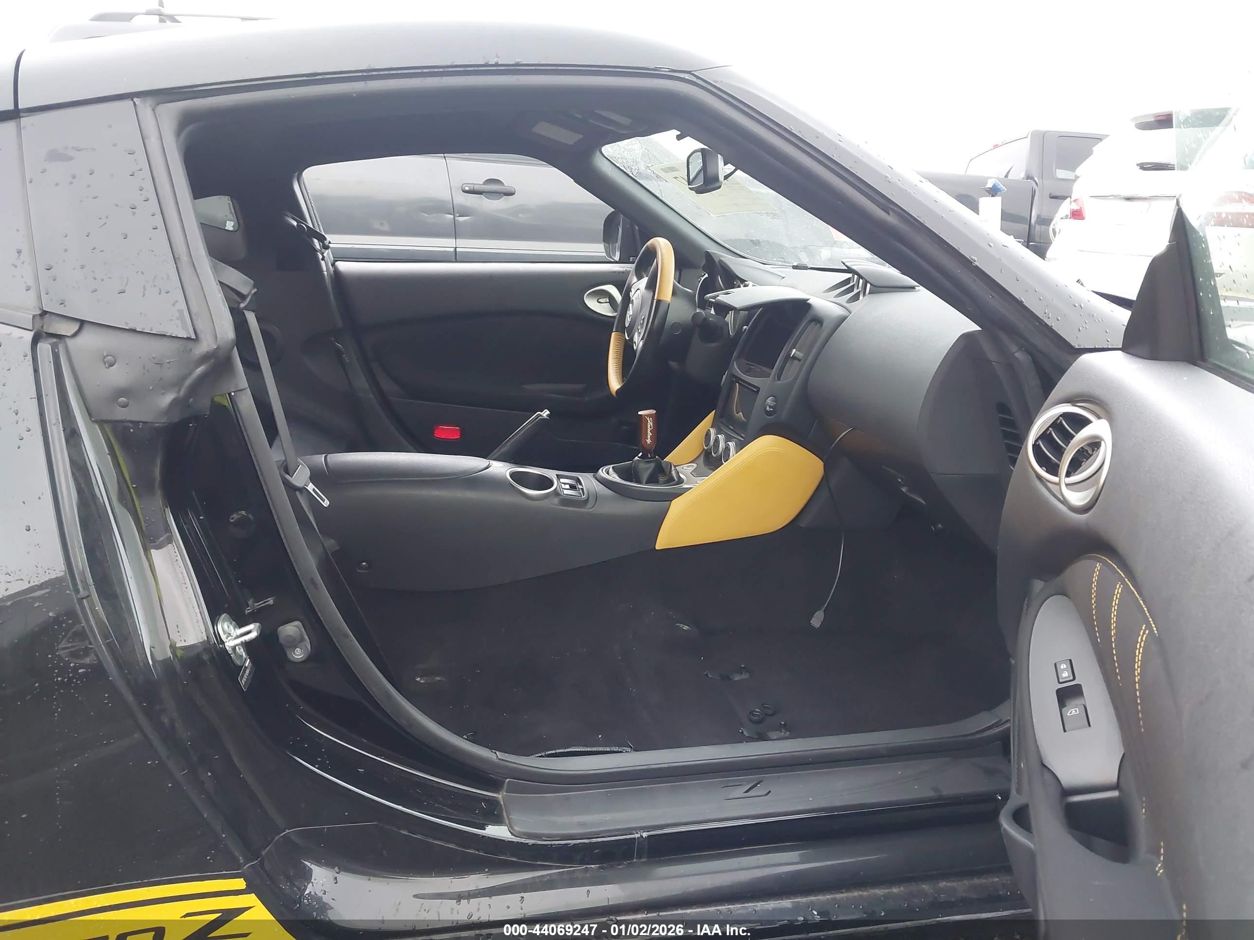 NISSAN 370Z image 5