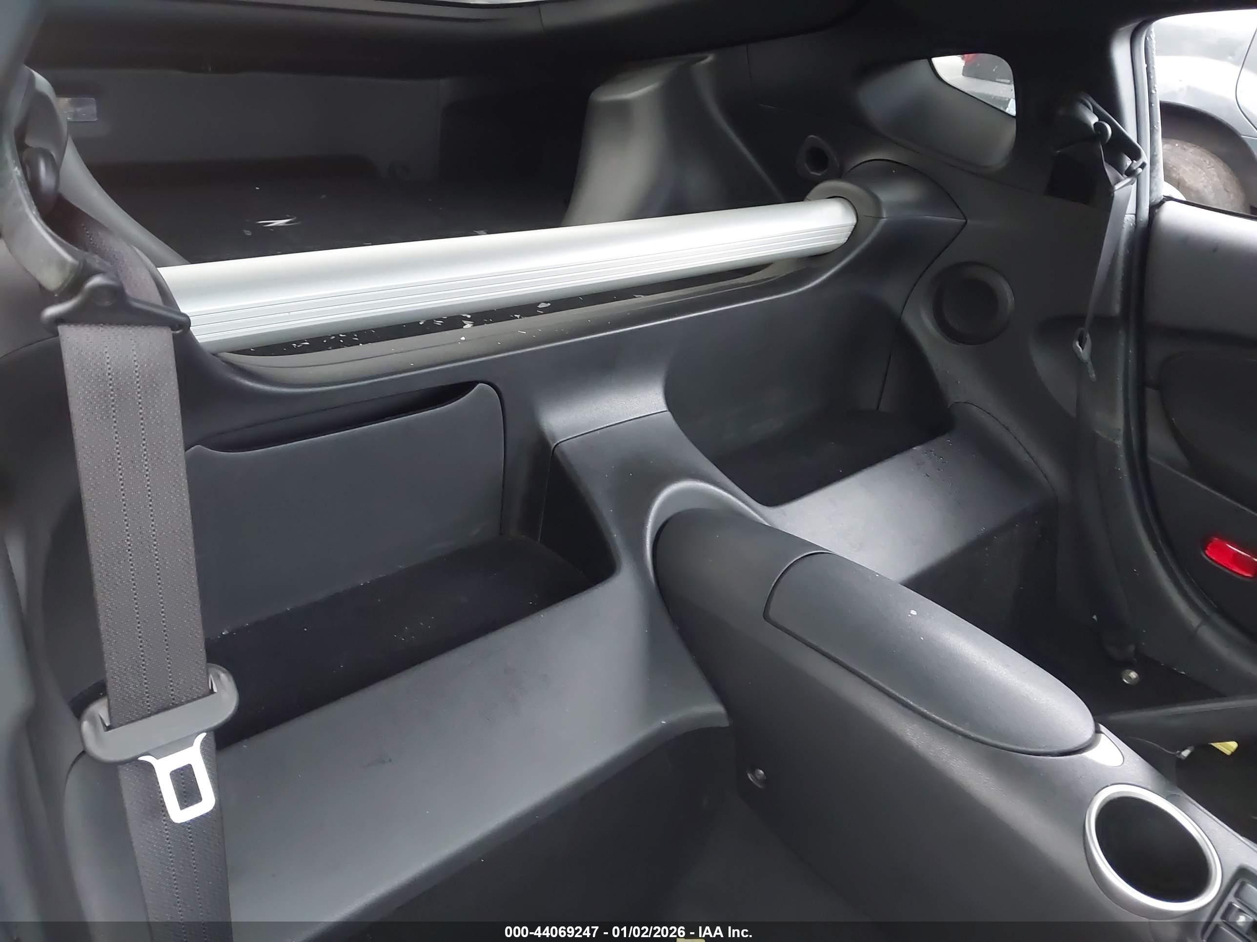 NISSAN 370Z image 8