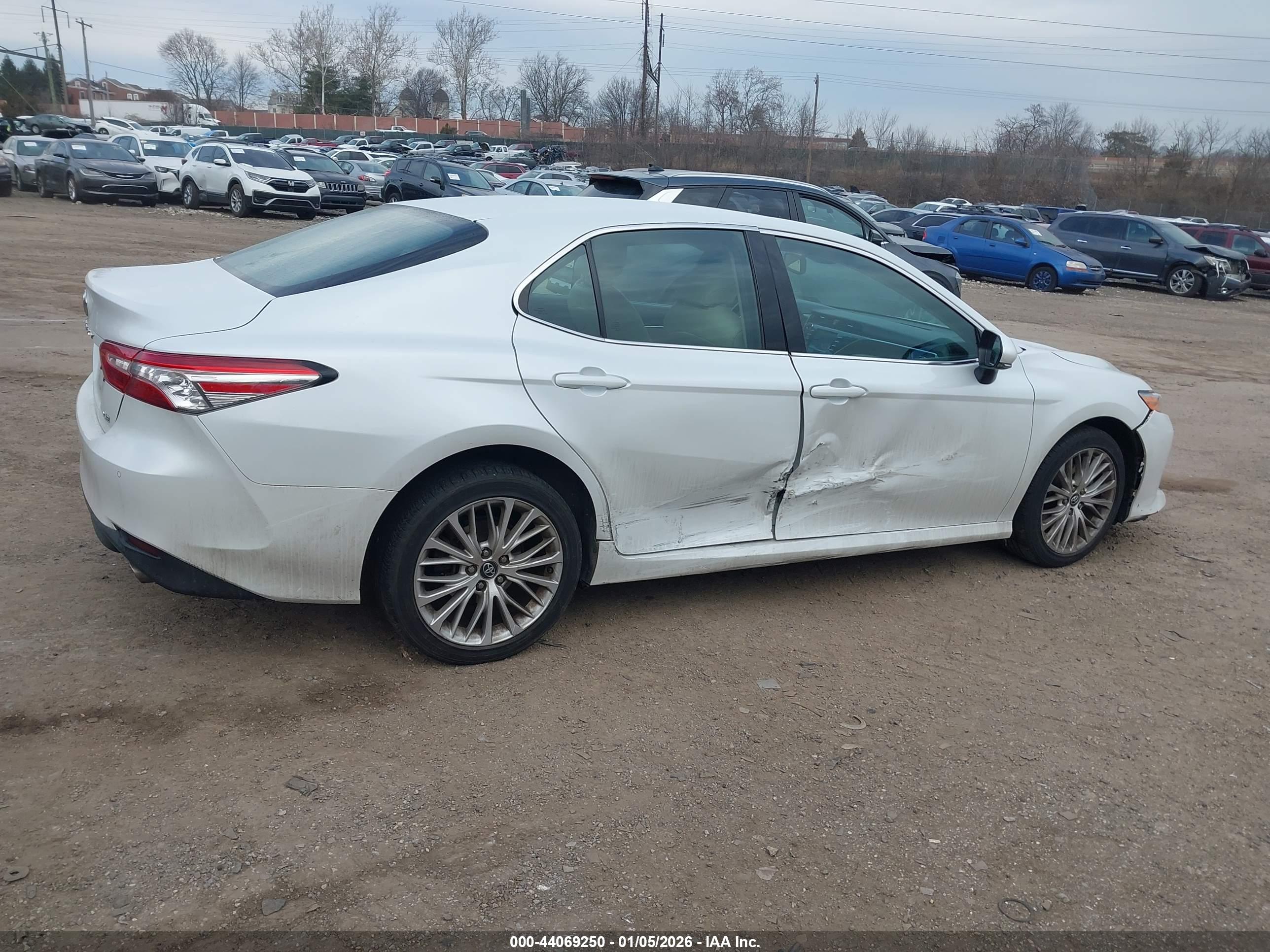 TOYOTA CAMRY image 4