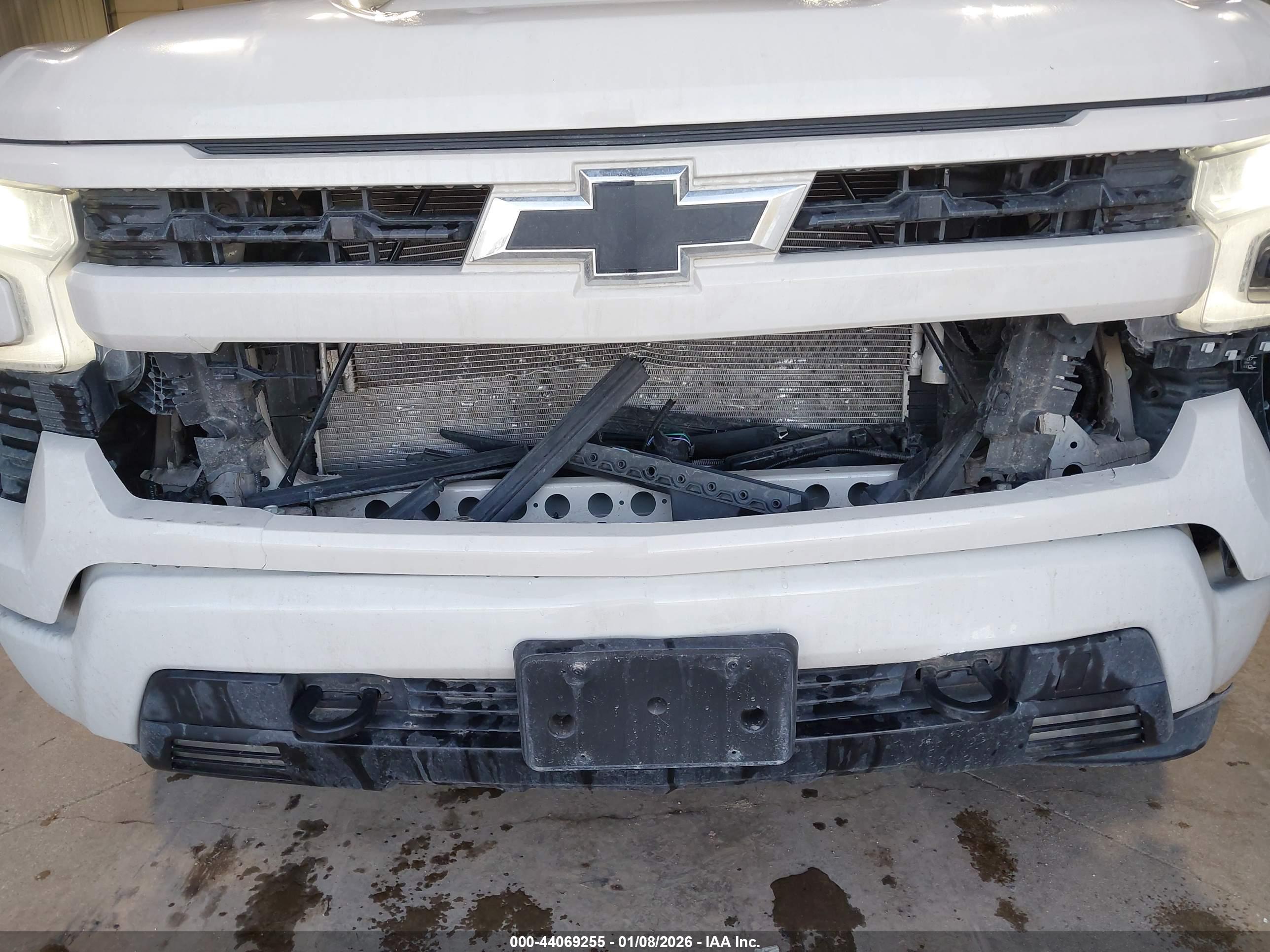 CHEVROLET SILVERADO image 6
