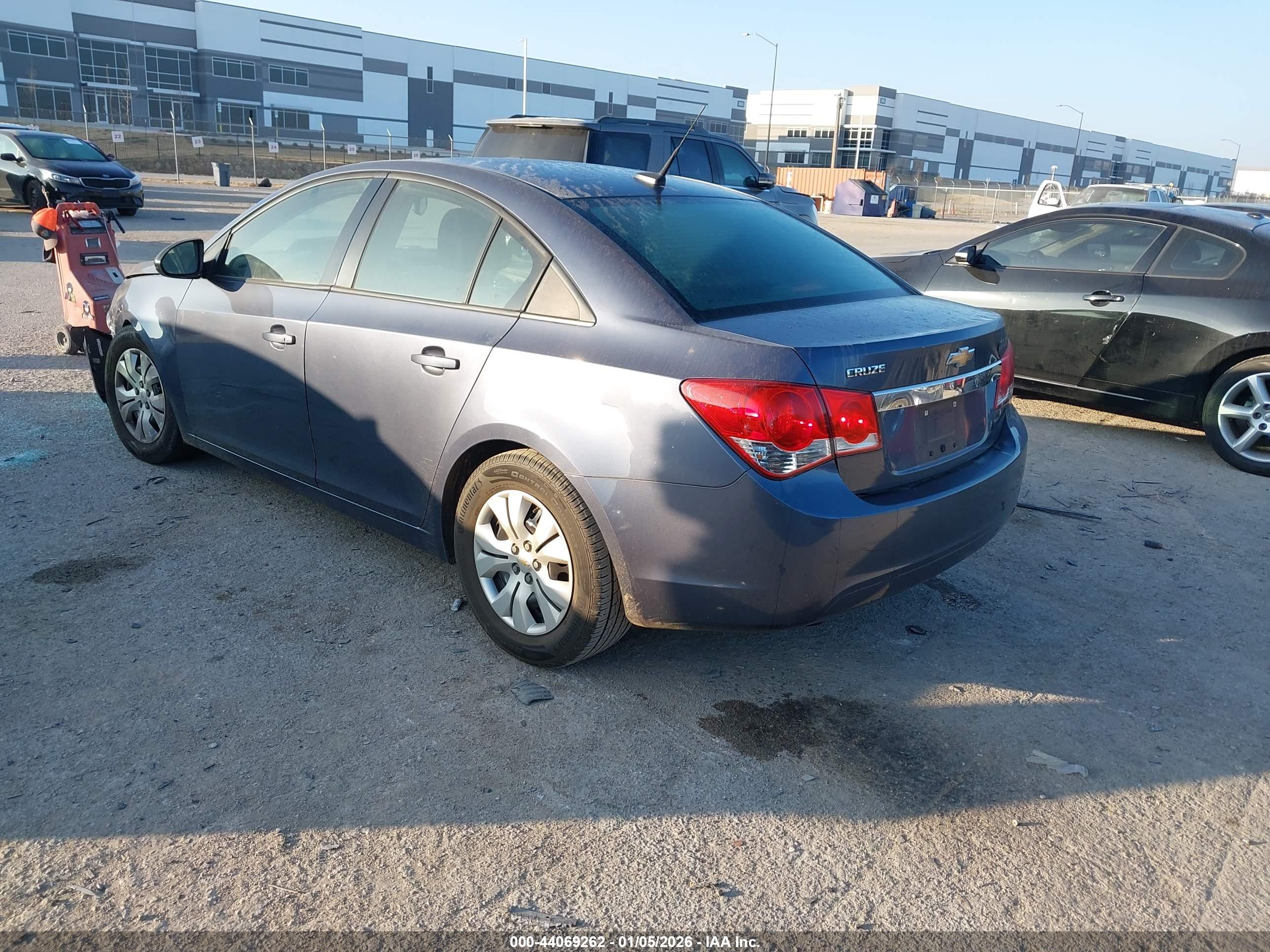 CHEVROLET CRUZE image 3