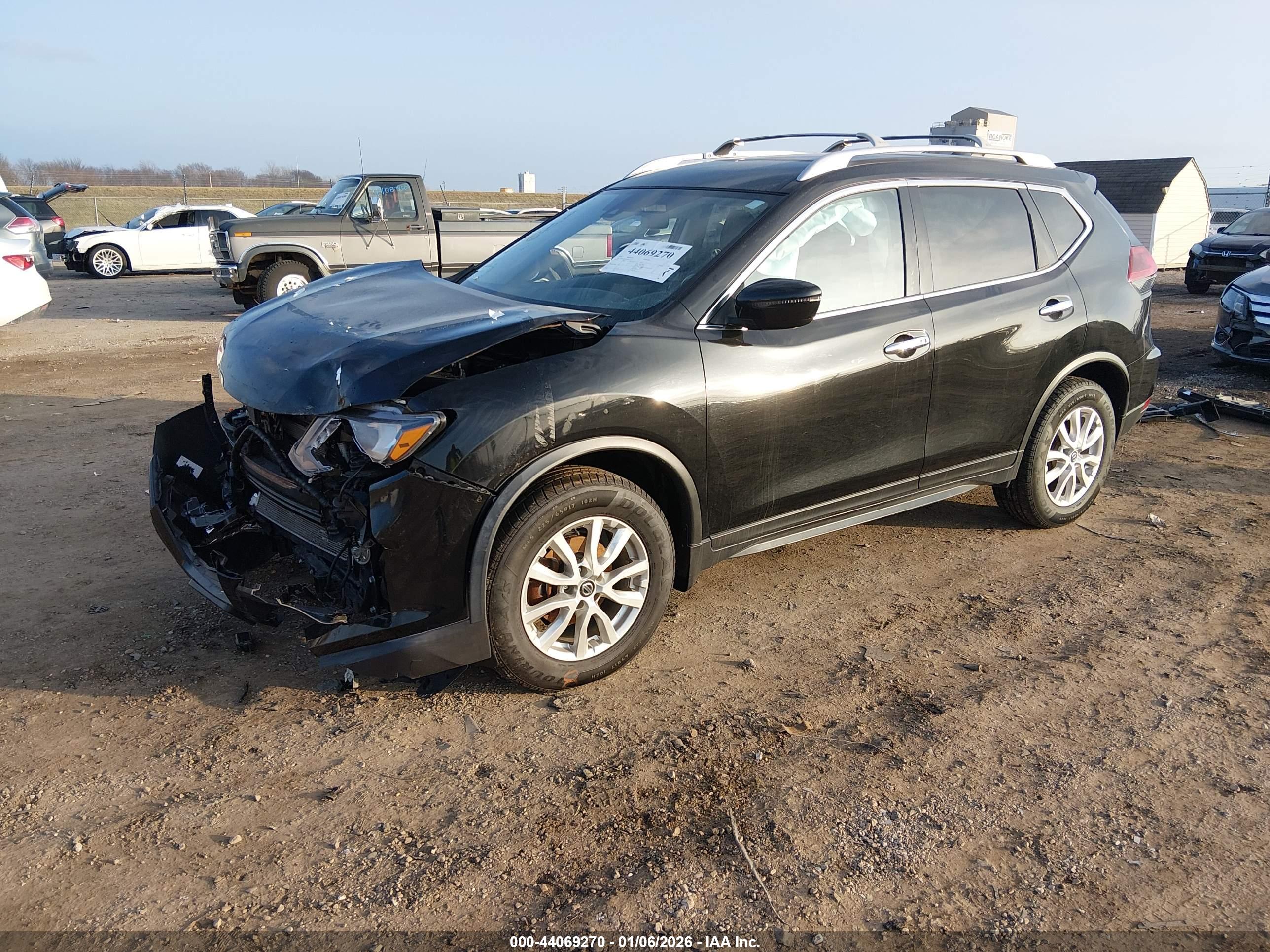 NISSAN ROGUE image 2