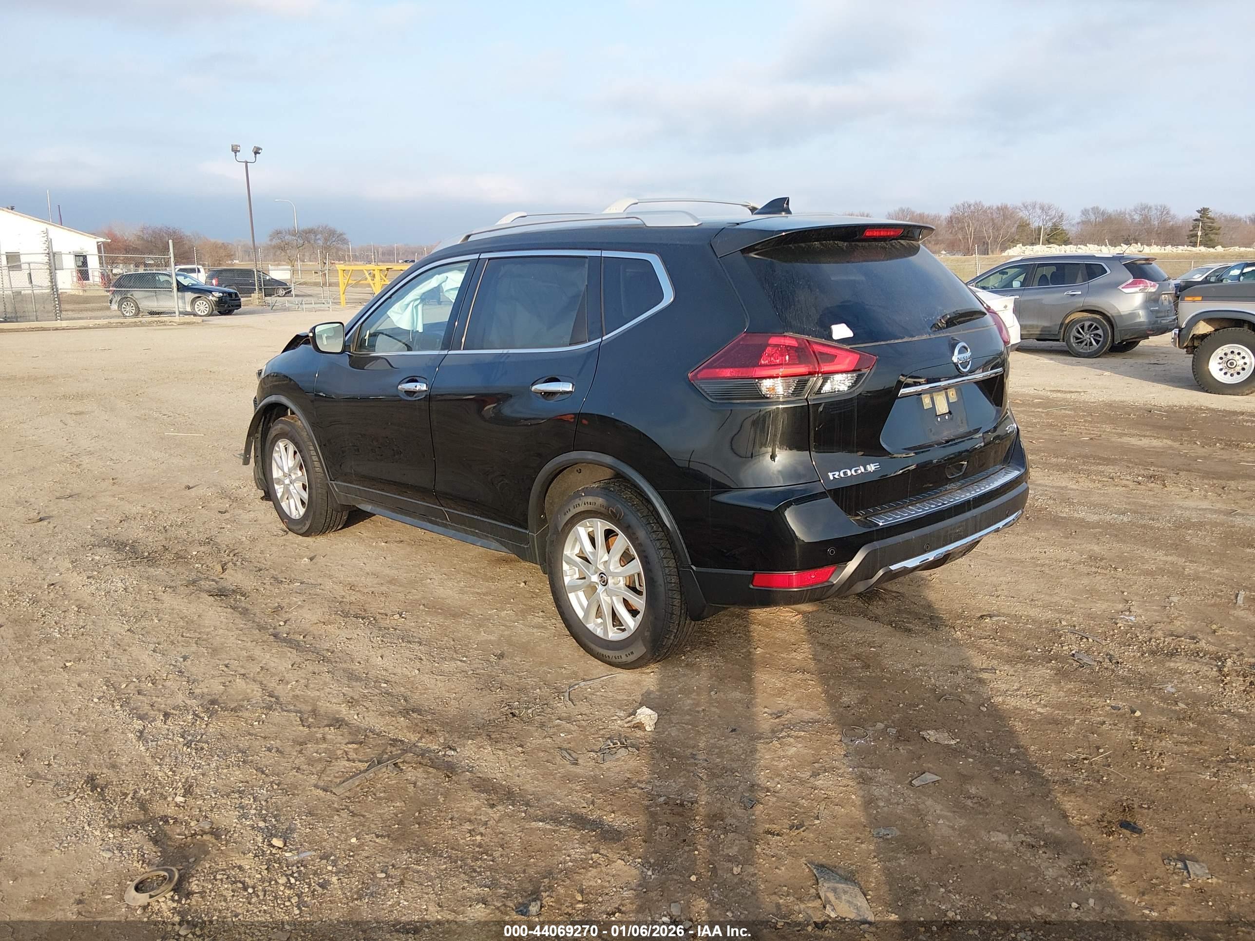 NISSAN ROGUE image 3