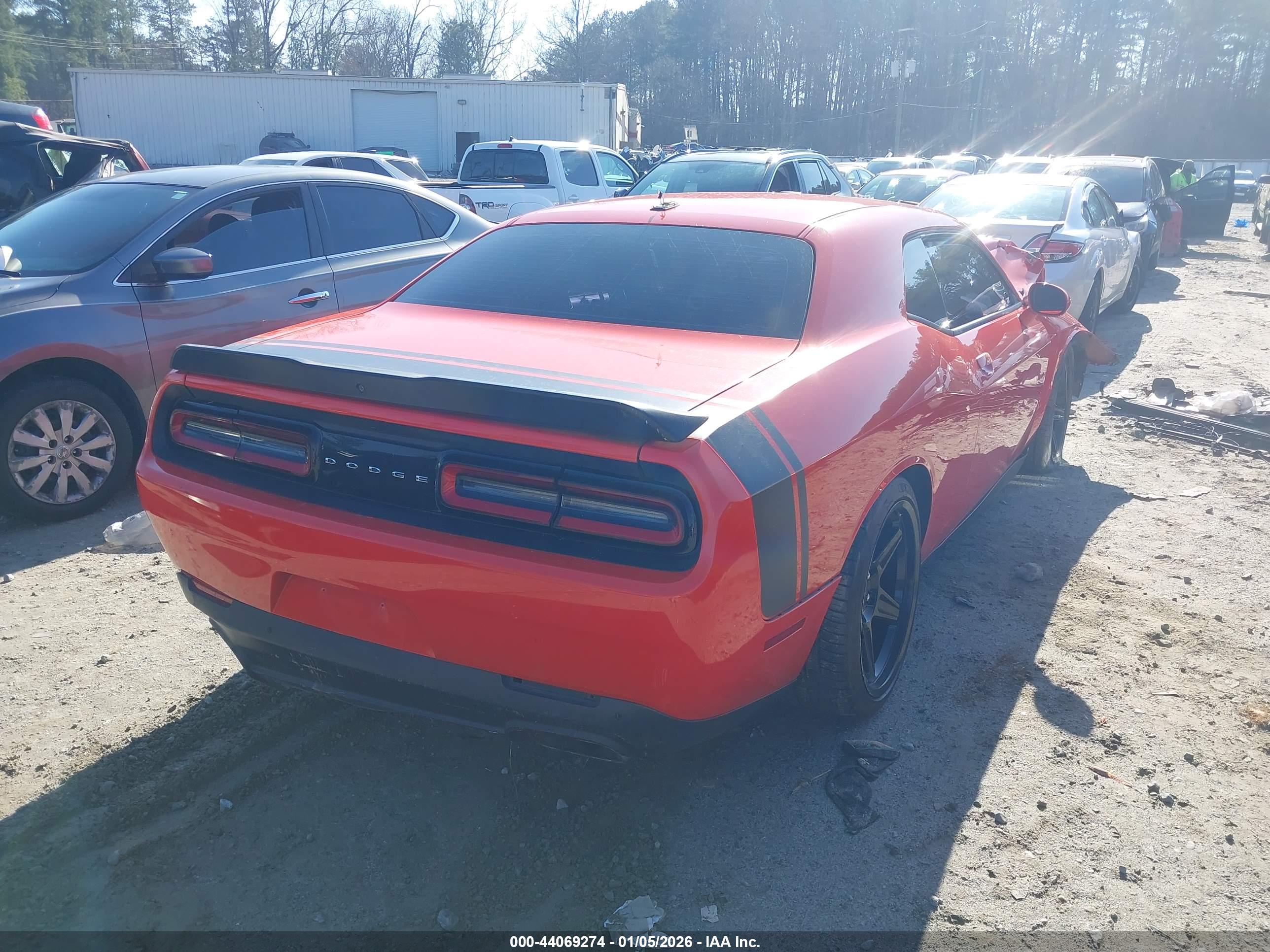 DODGE CHALLENGER image 4