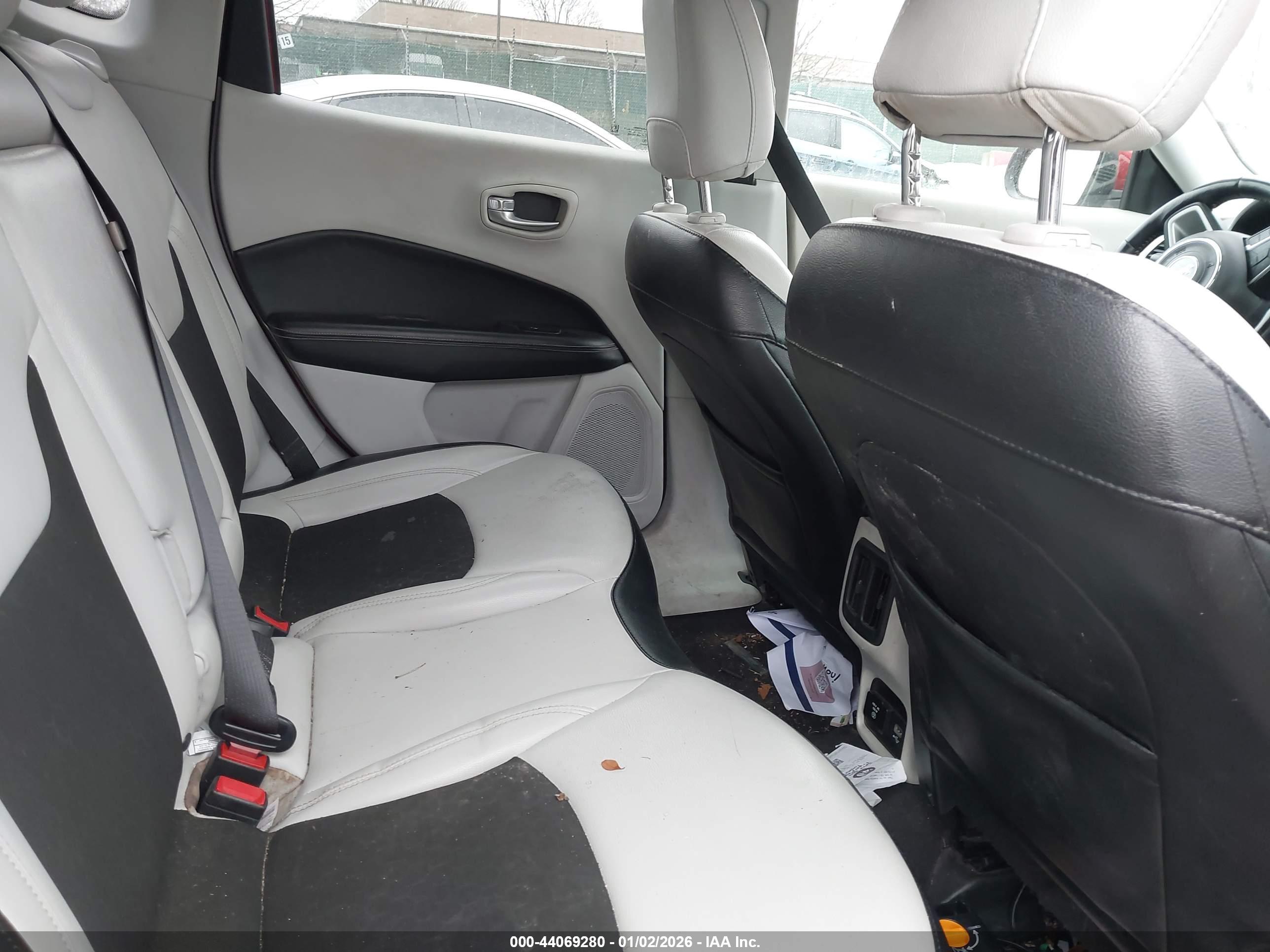 JEEP COMPASS image 8