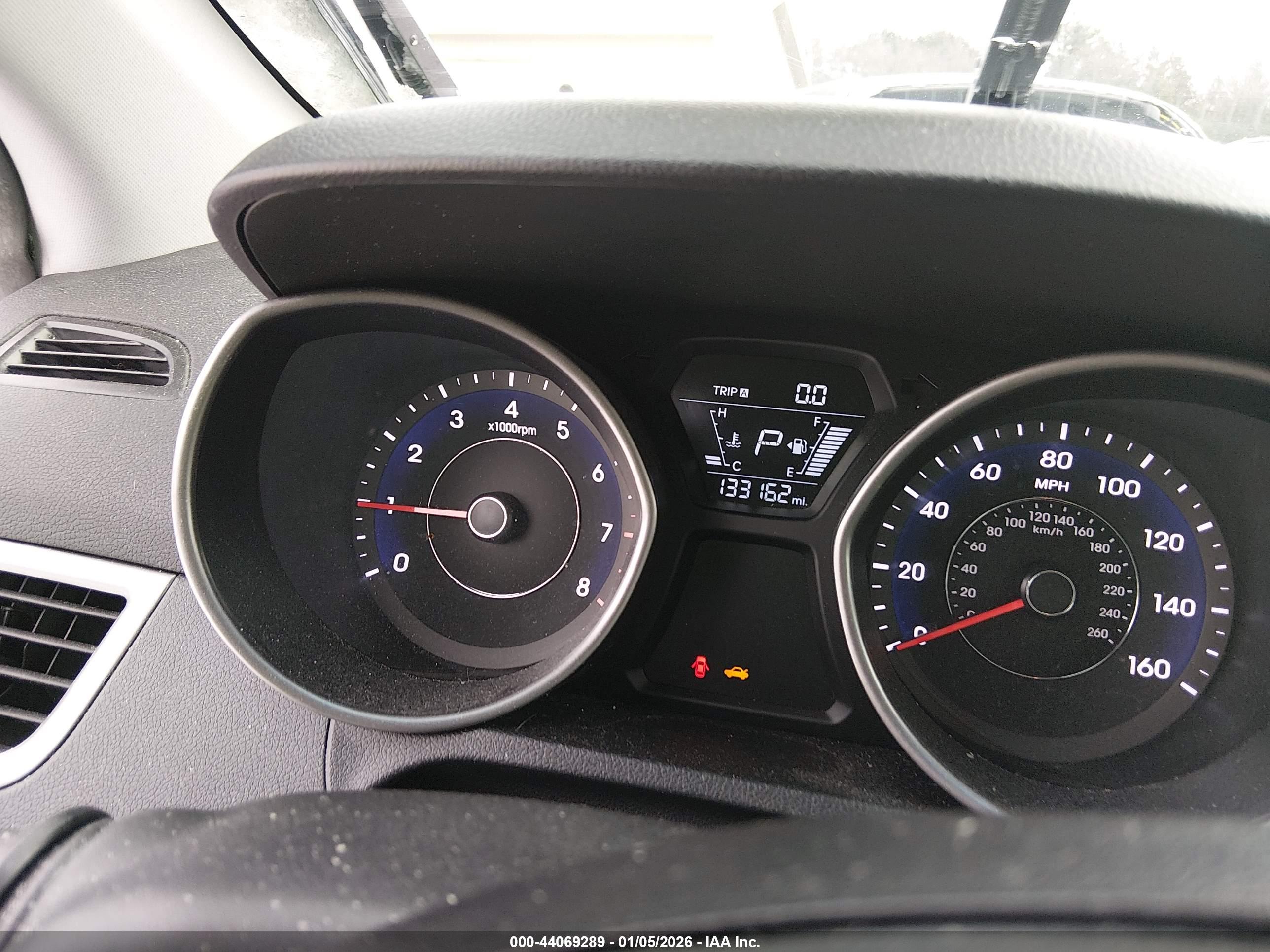 HYUNDAI ELANTRA image 7