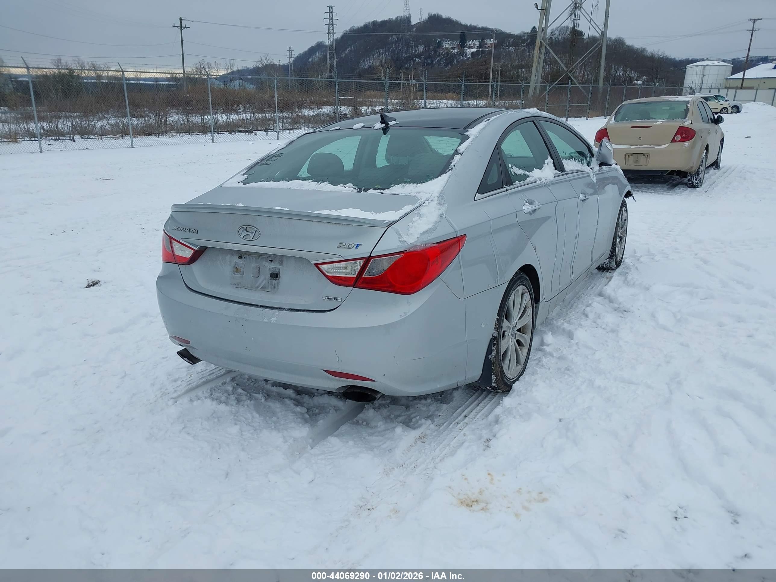HYUNDAI SONATA image 4
