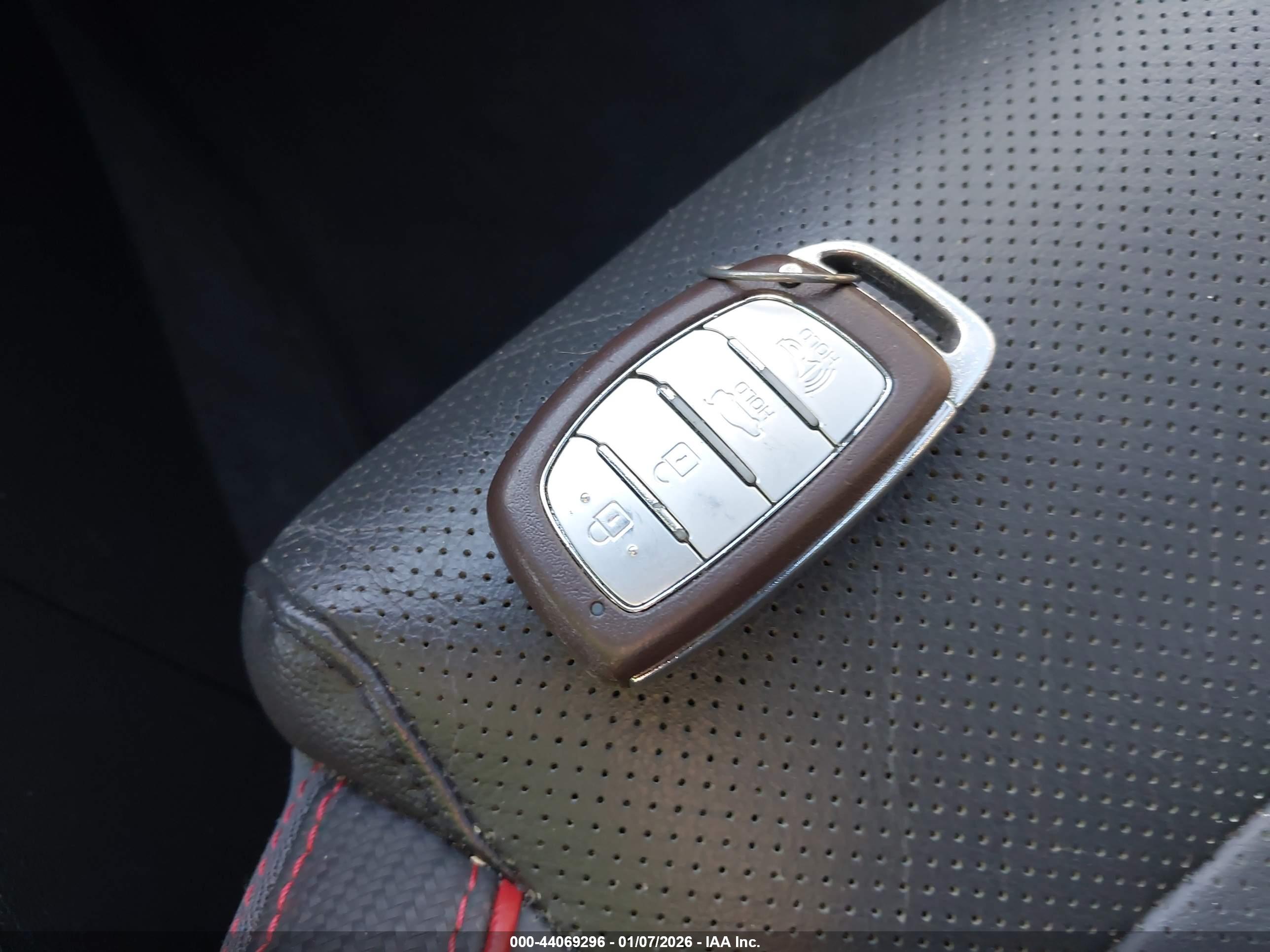 HYUNDAI ELANTRA image 11