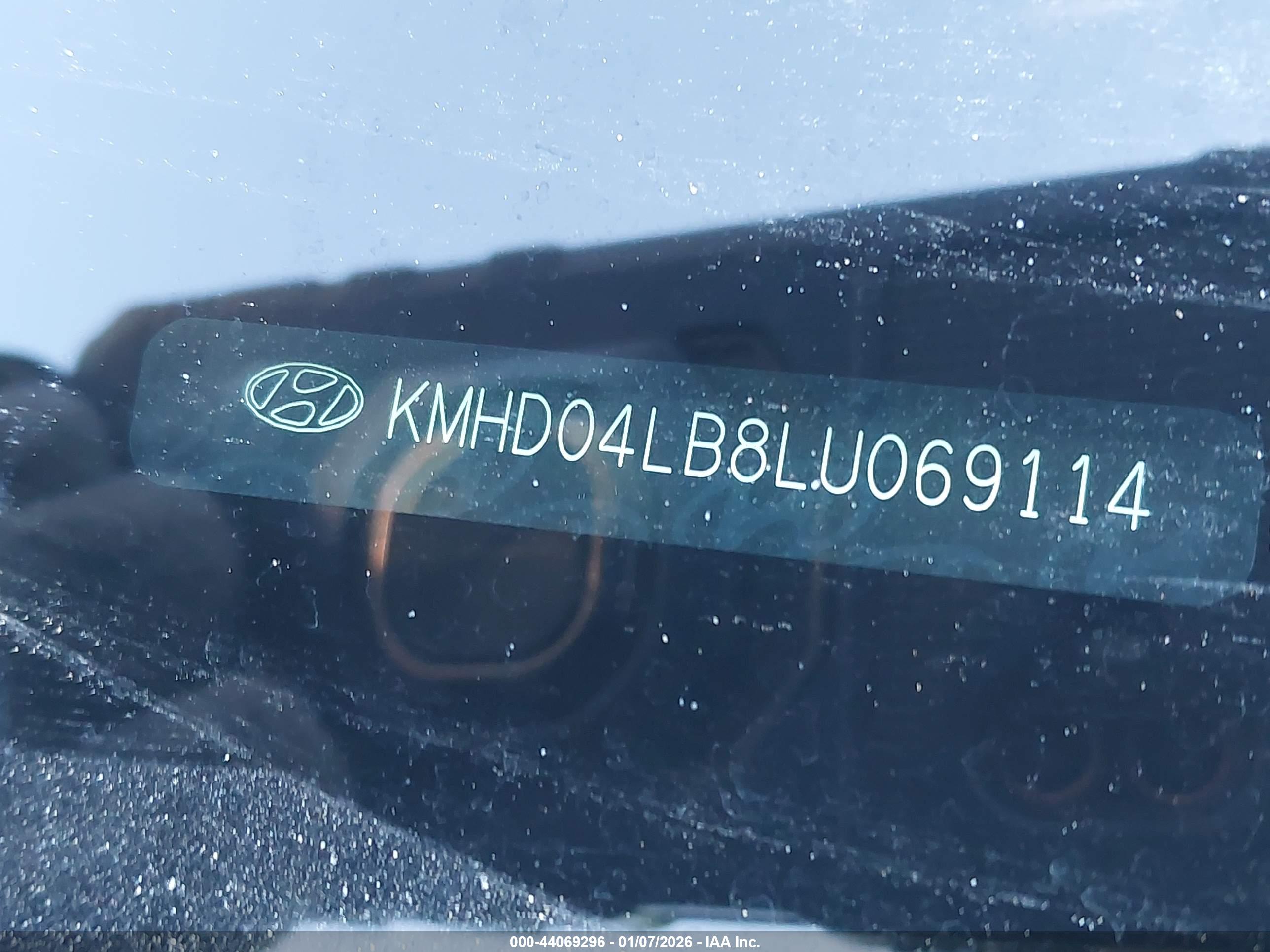 HYUNDAI ELANTRA image 9