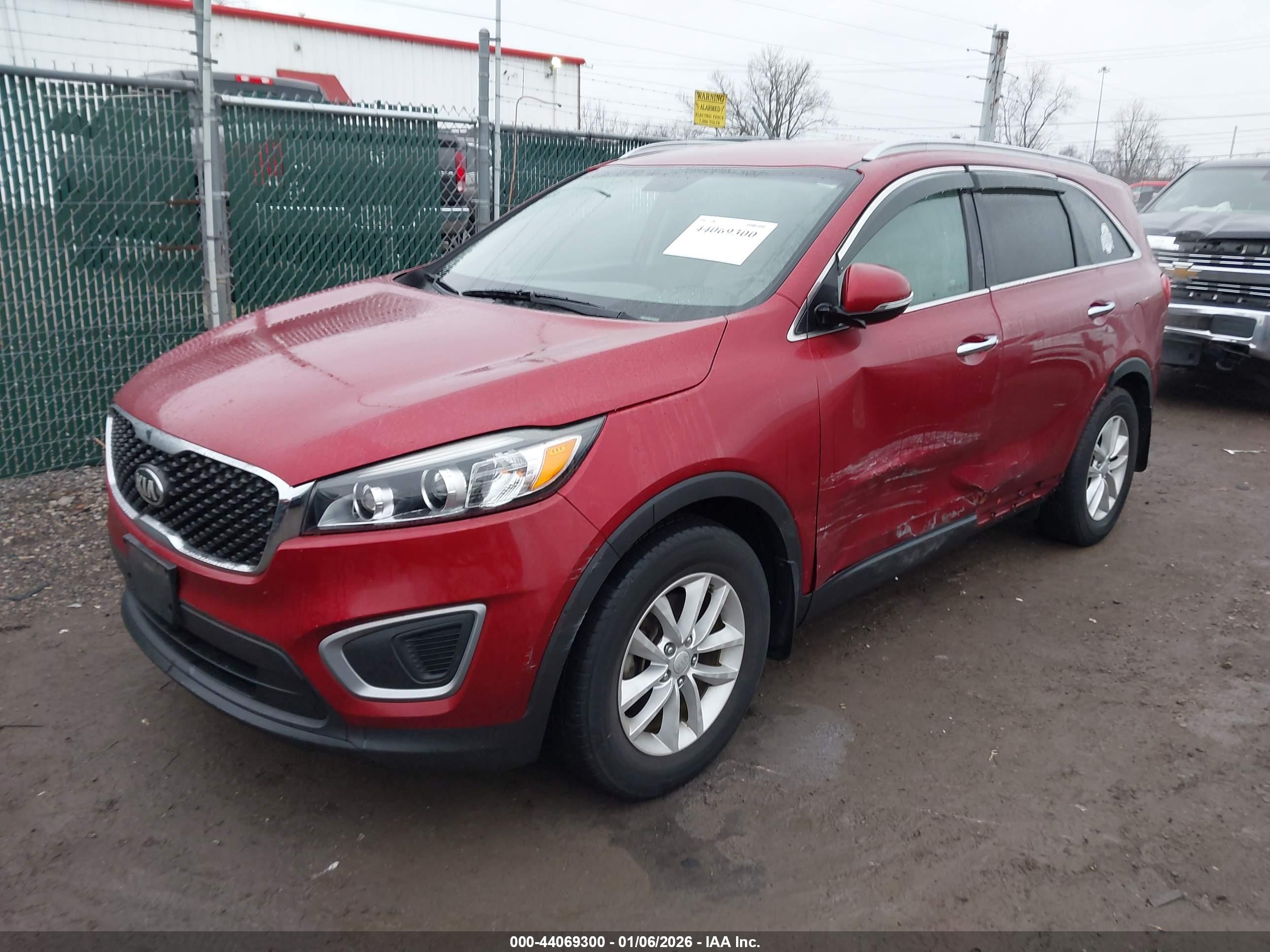 KIA SORENTO image 2