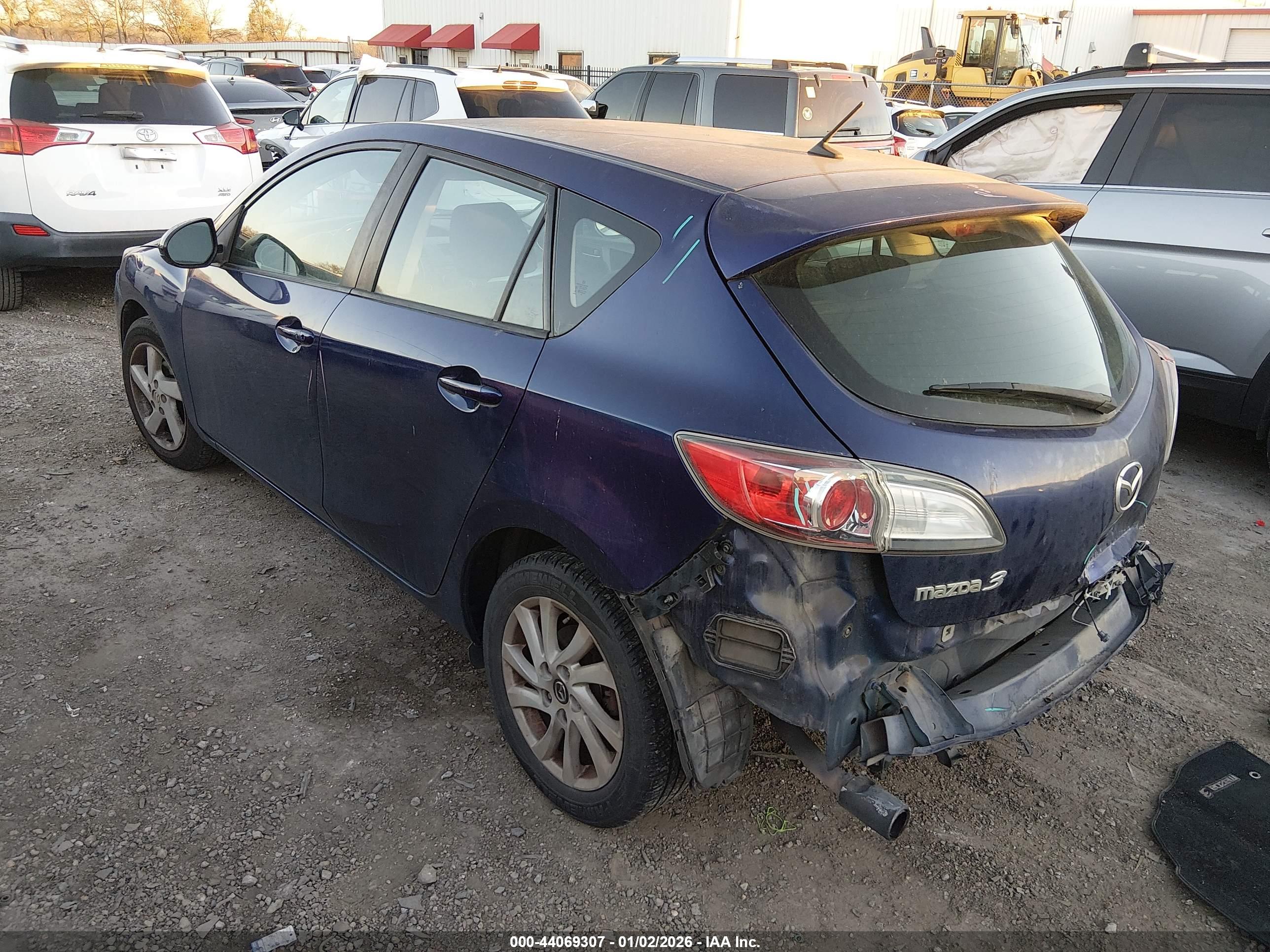 MAZDA MAZDA3 image 3