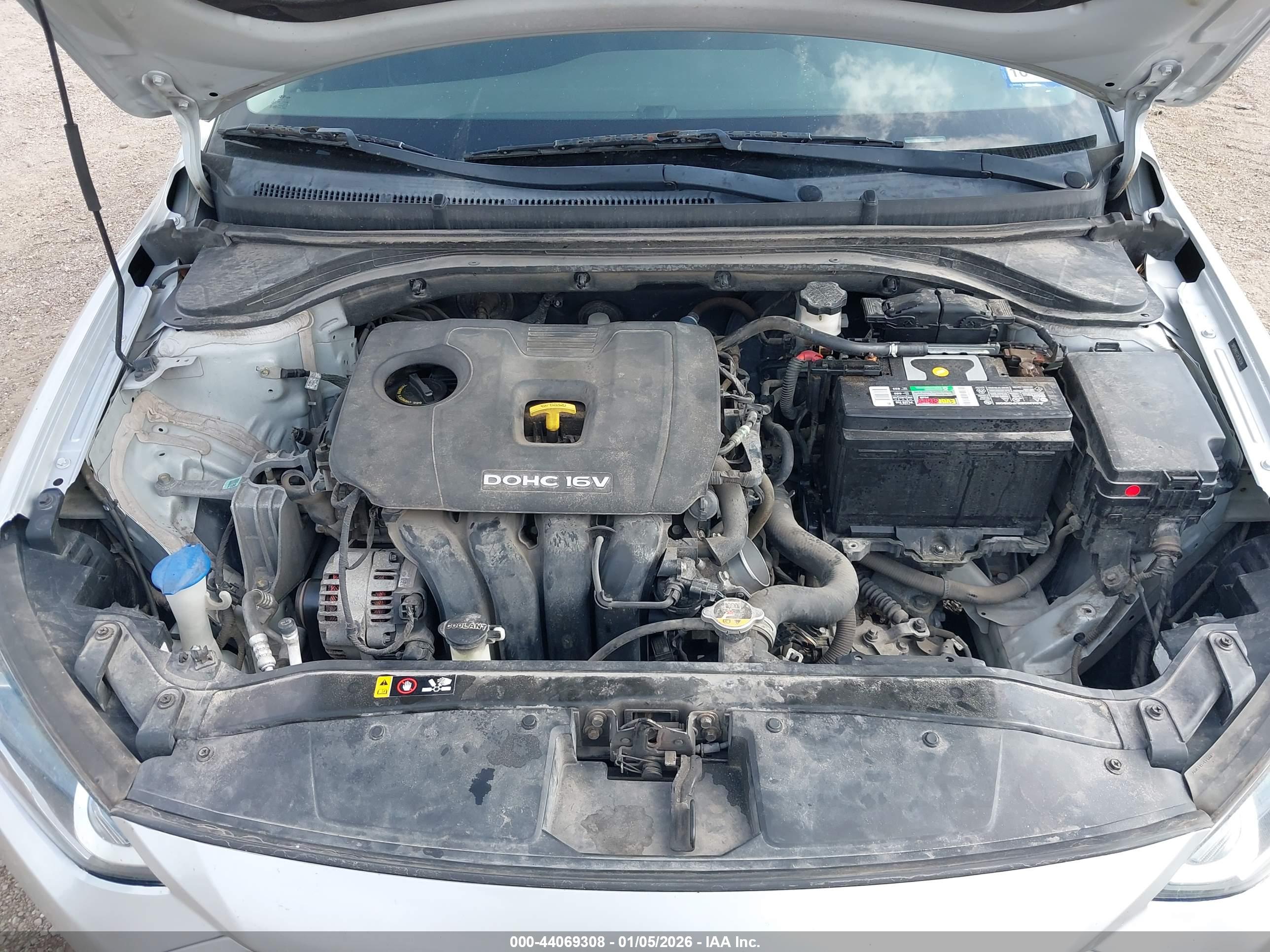 HYUNDAI ELANTRA image 10