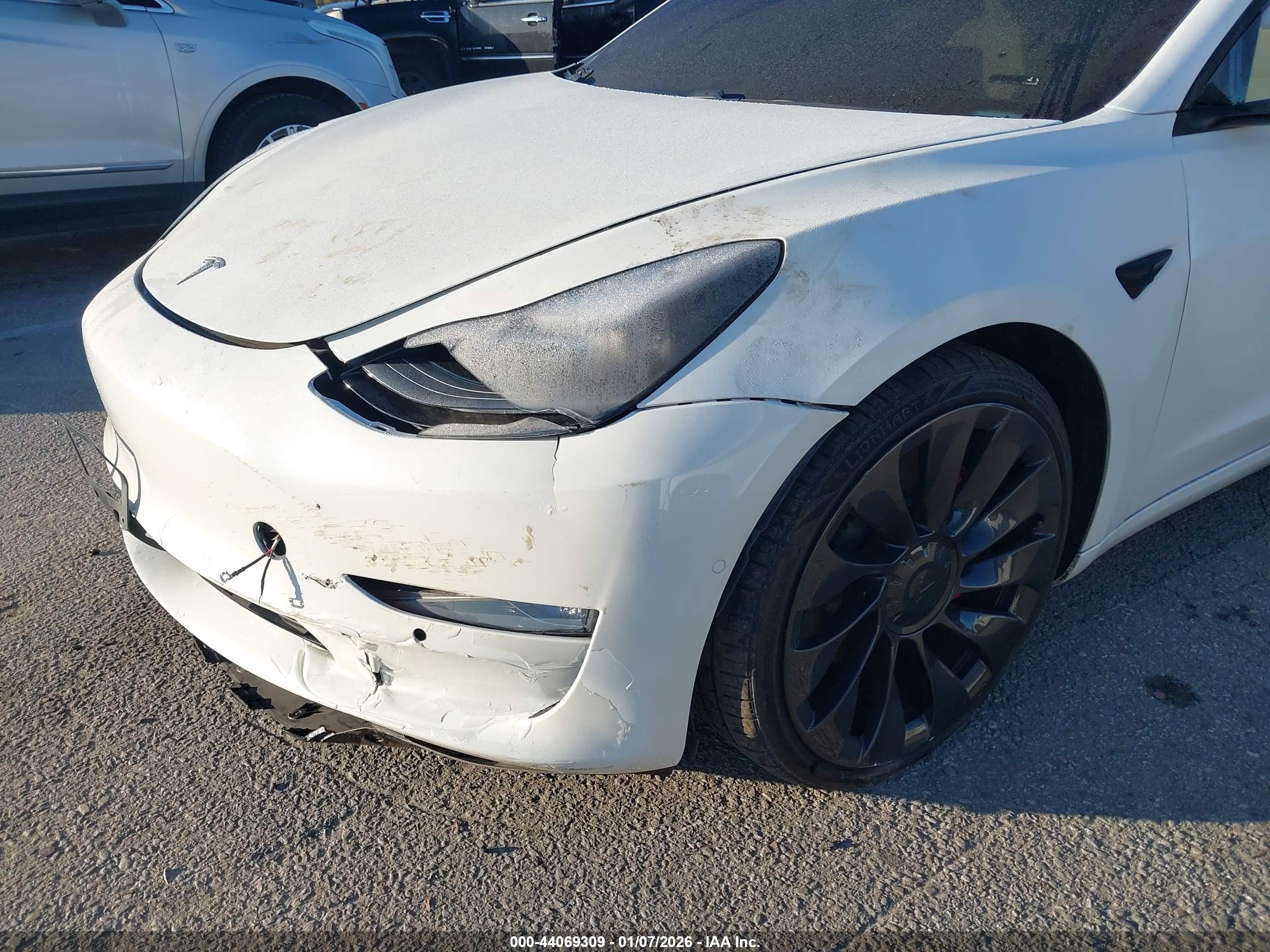 TESLA MODEL image 6