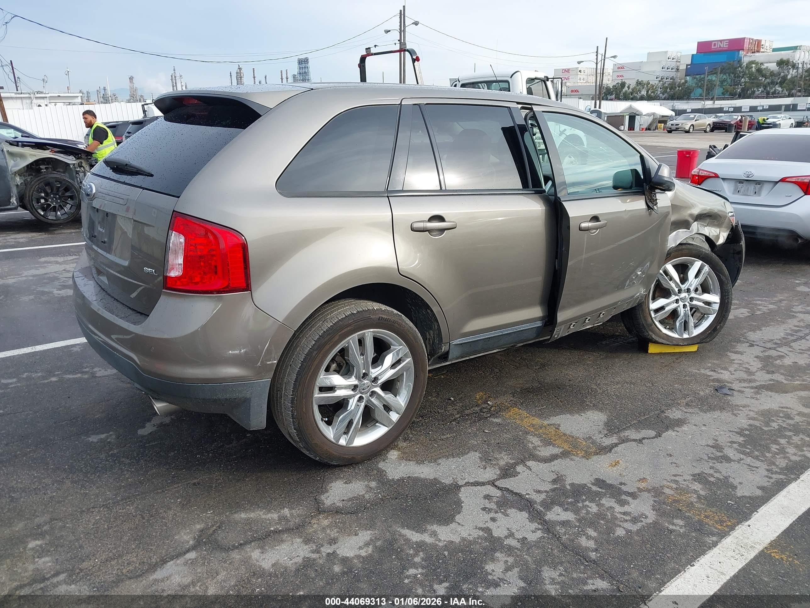 FORD EDGE image 4