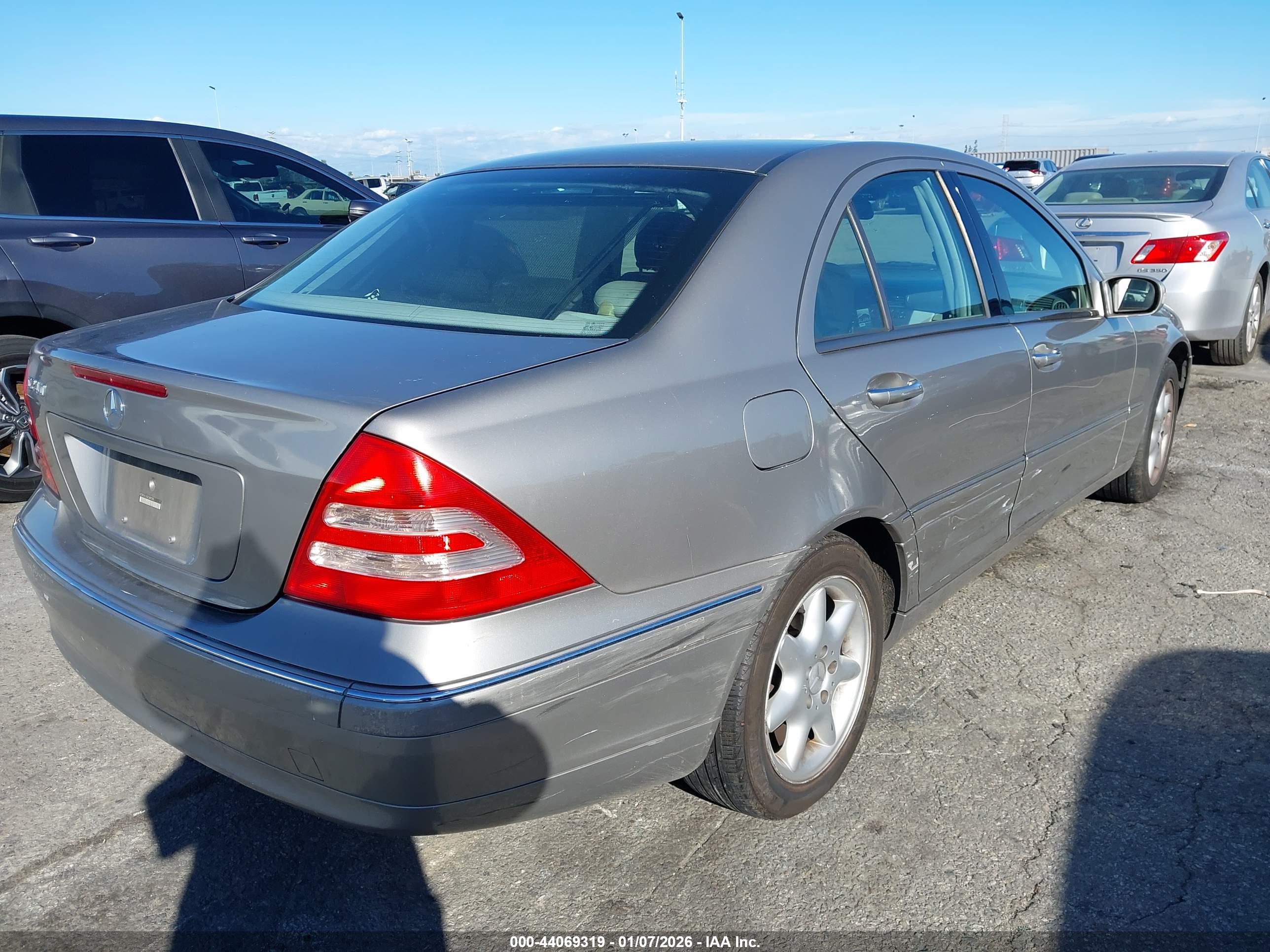 MERCEDES-BENZ C image 4