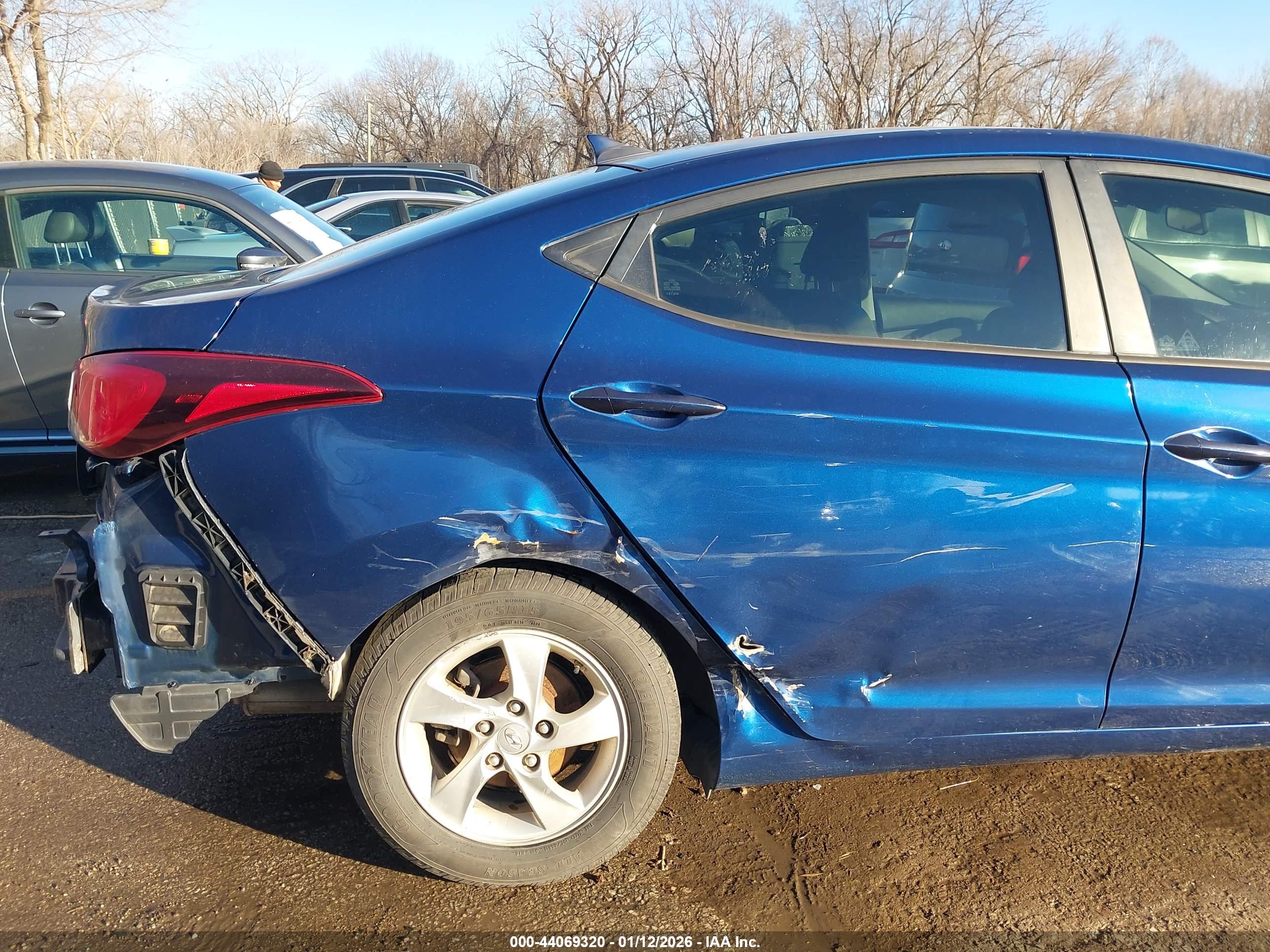 HYUNDAI ELANTRA image 6