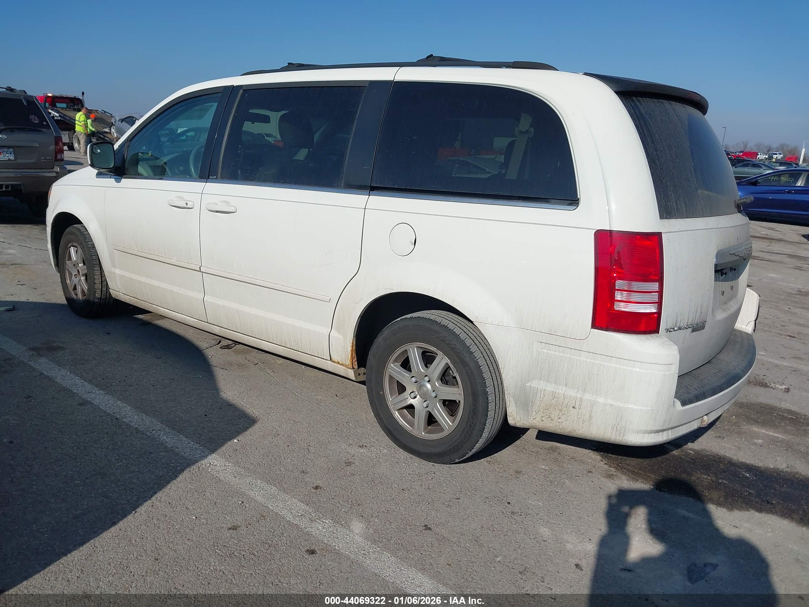 CHRYSLER TOWN image 3