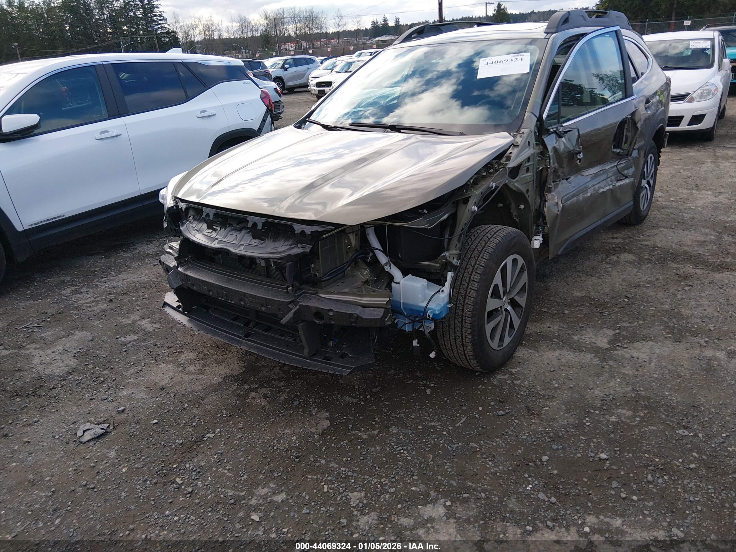 SUBARU OUTBACK image 6