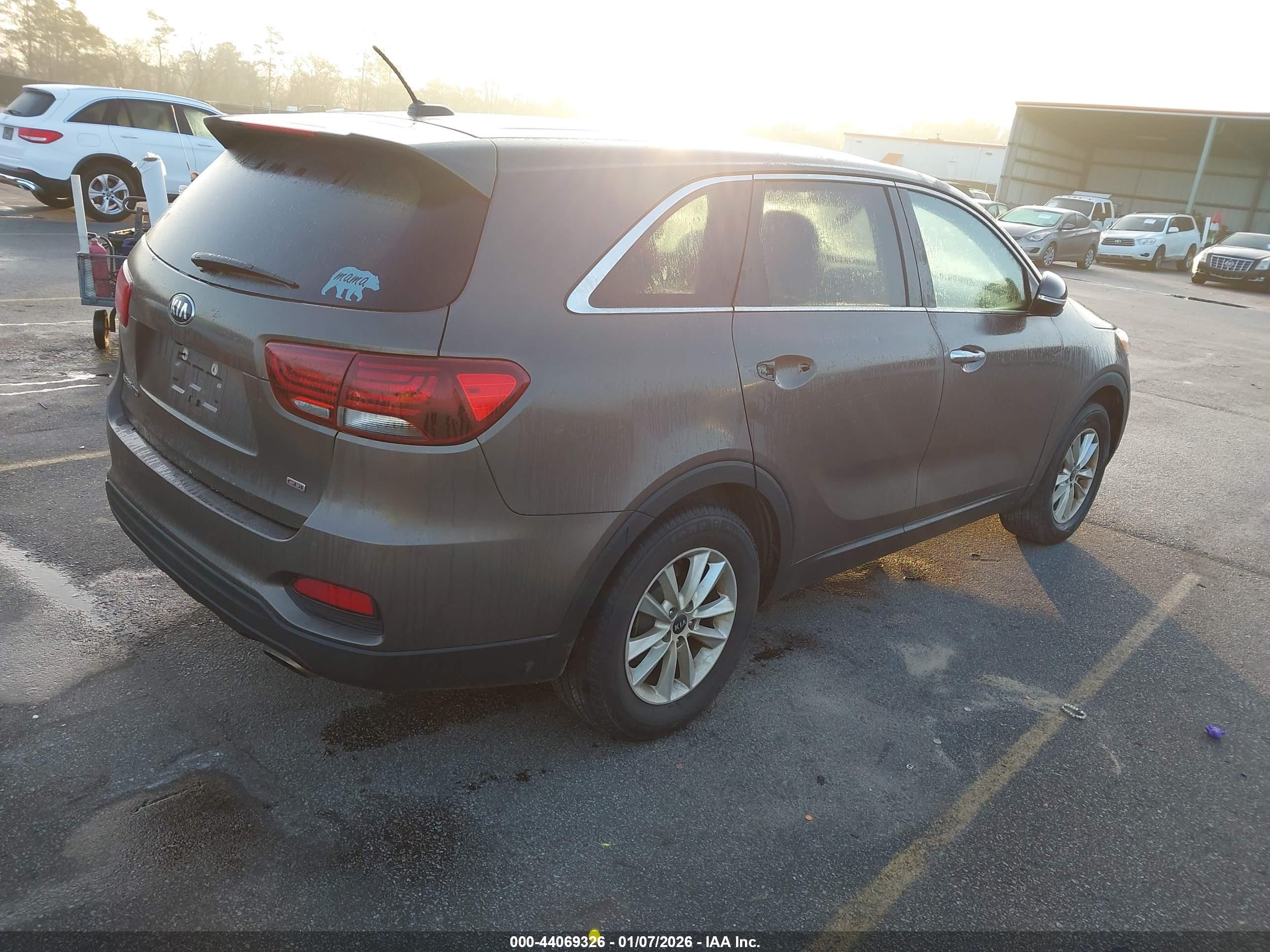 KIA SORENTO image 4