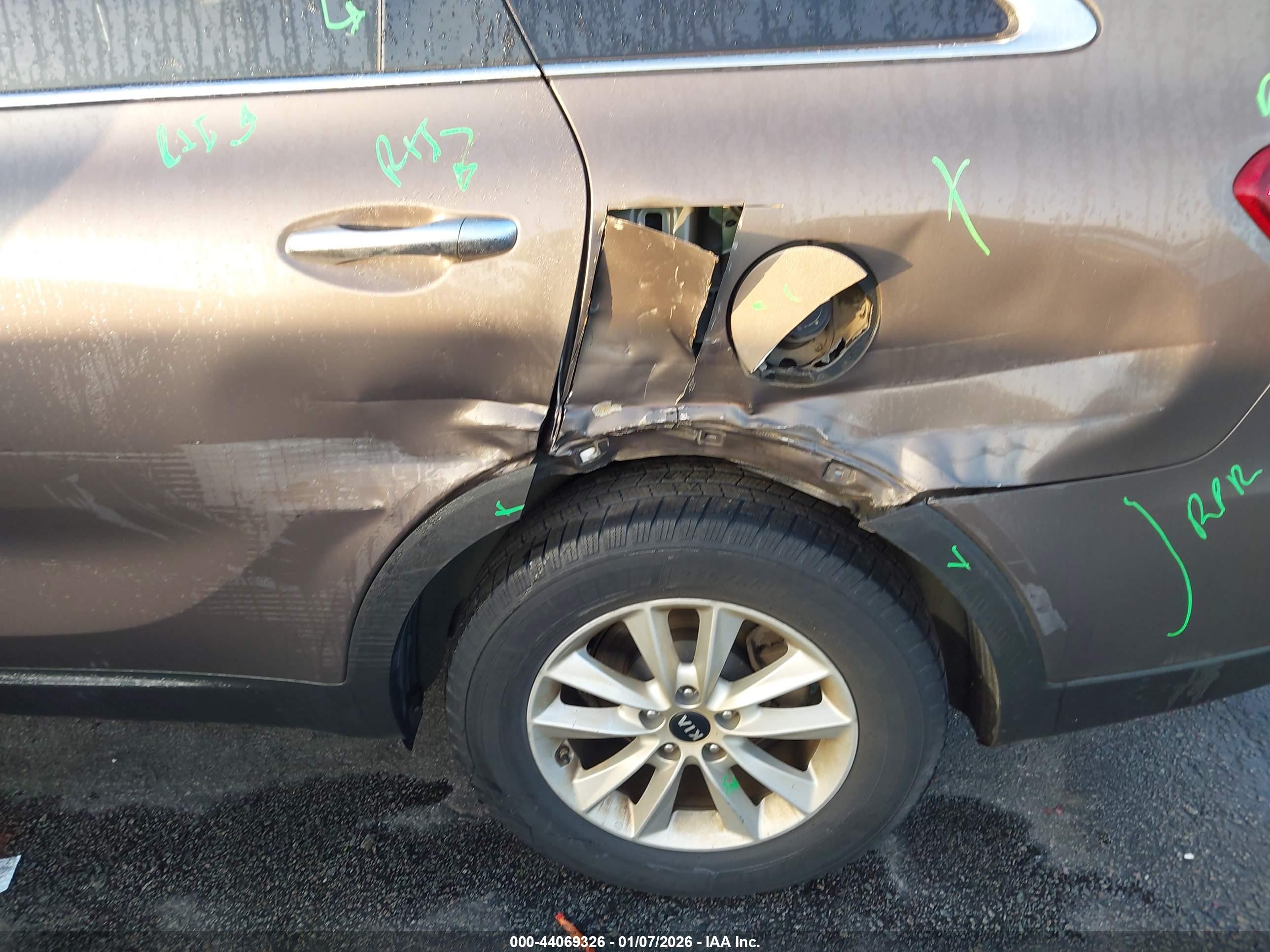 KIA SORENTO image 6
