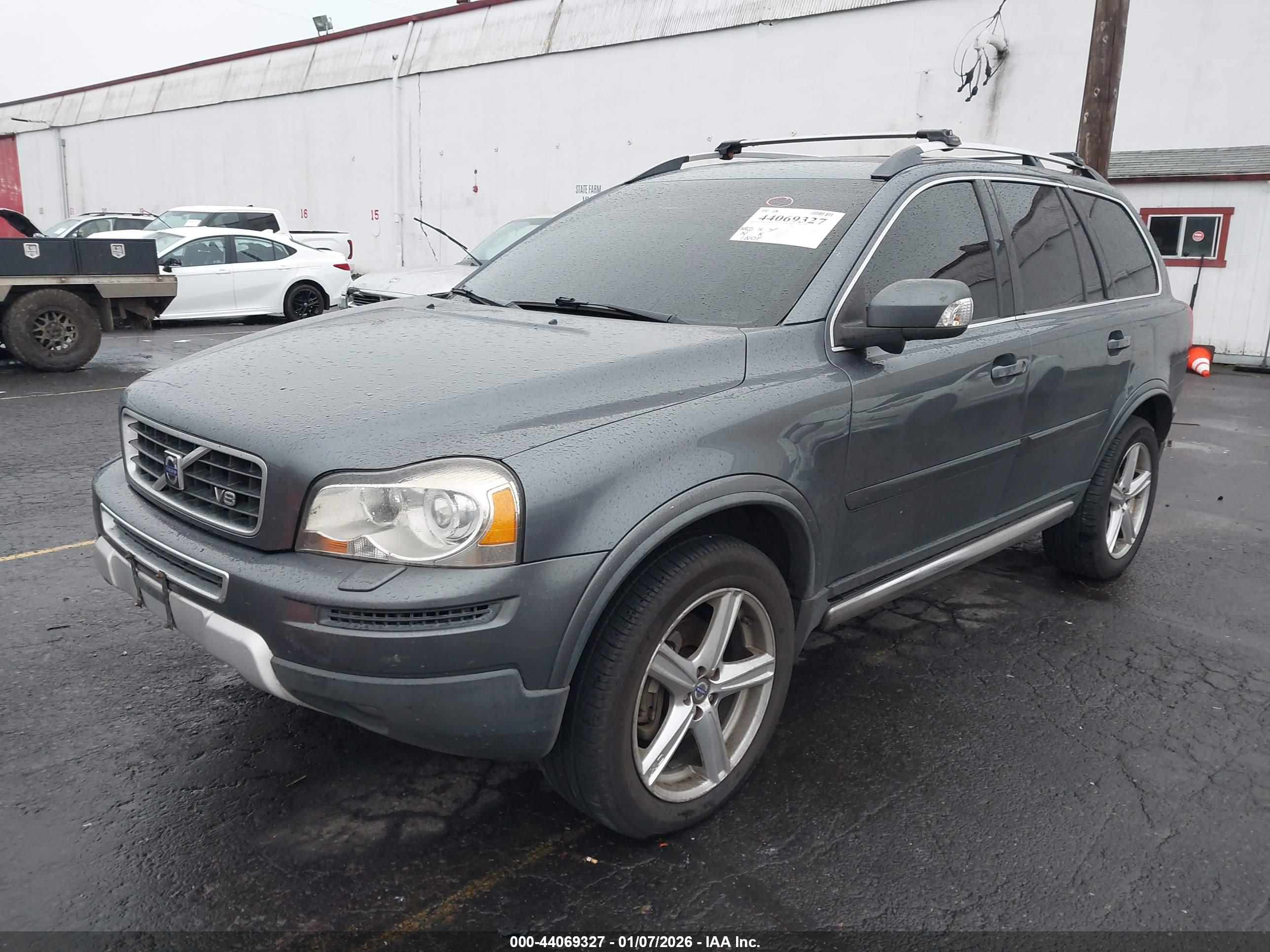 VOLVO XC90 image 2
