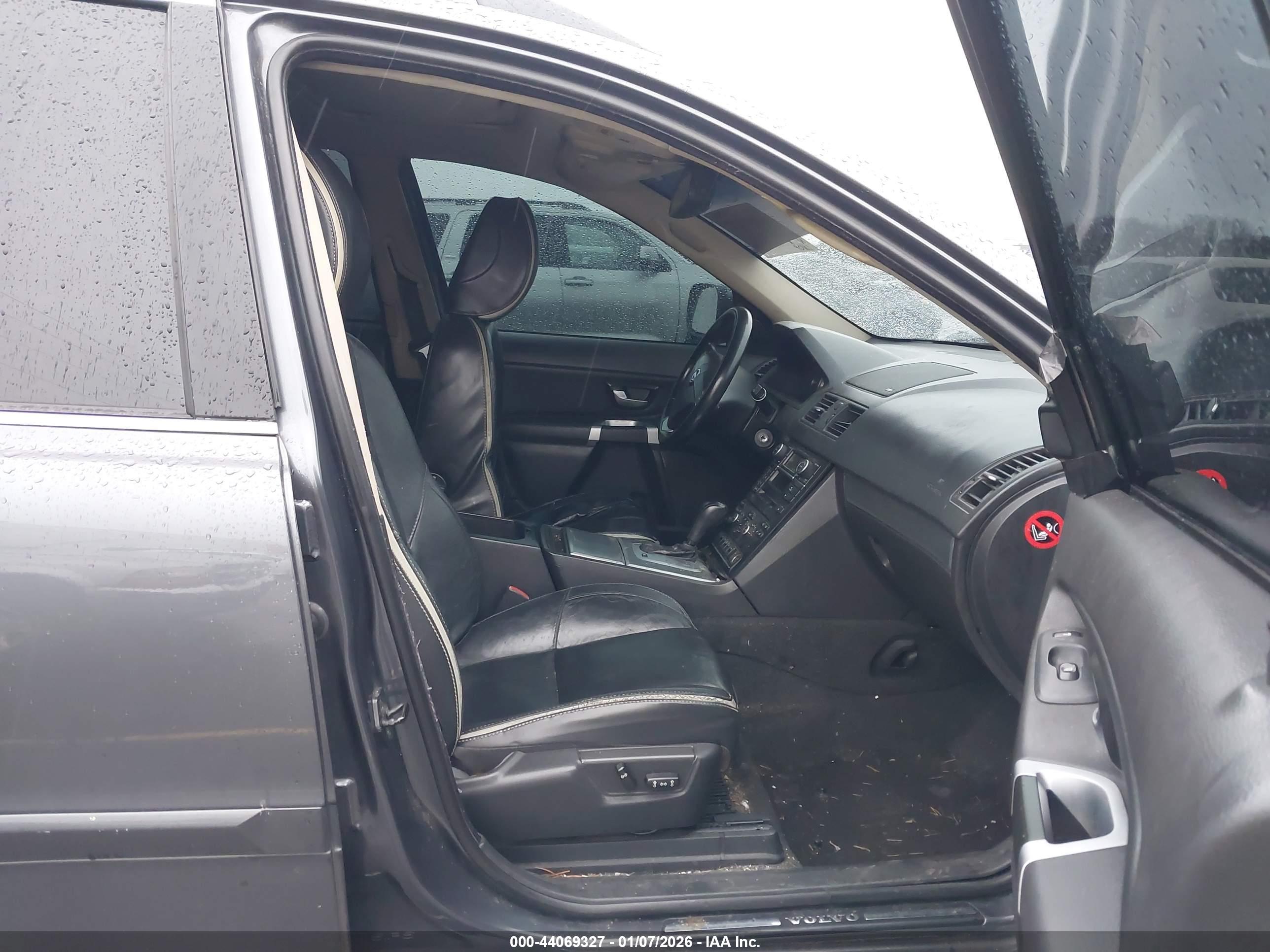 VOLVO XC90 image 5