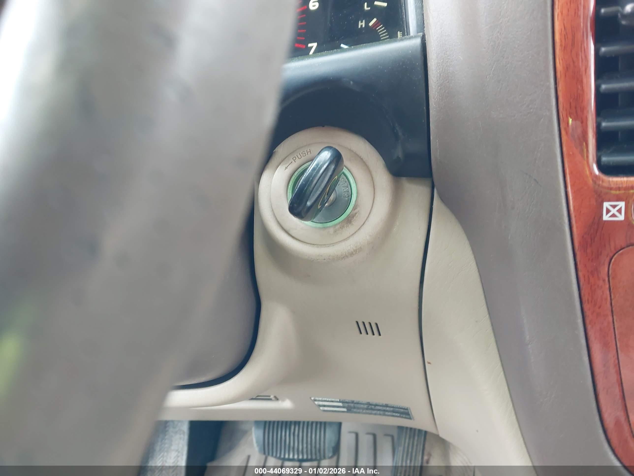 LEXUS LX image 11