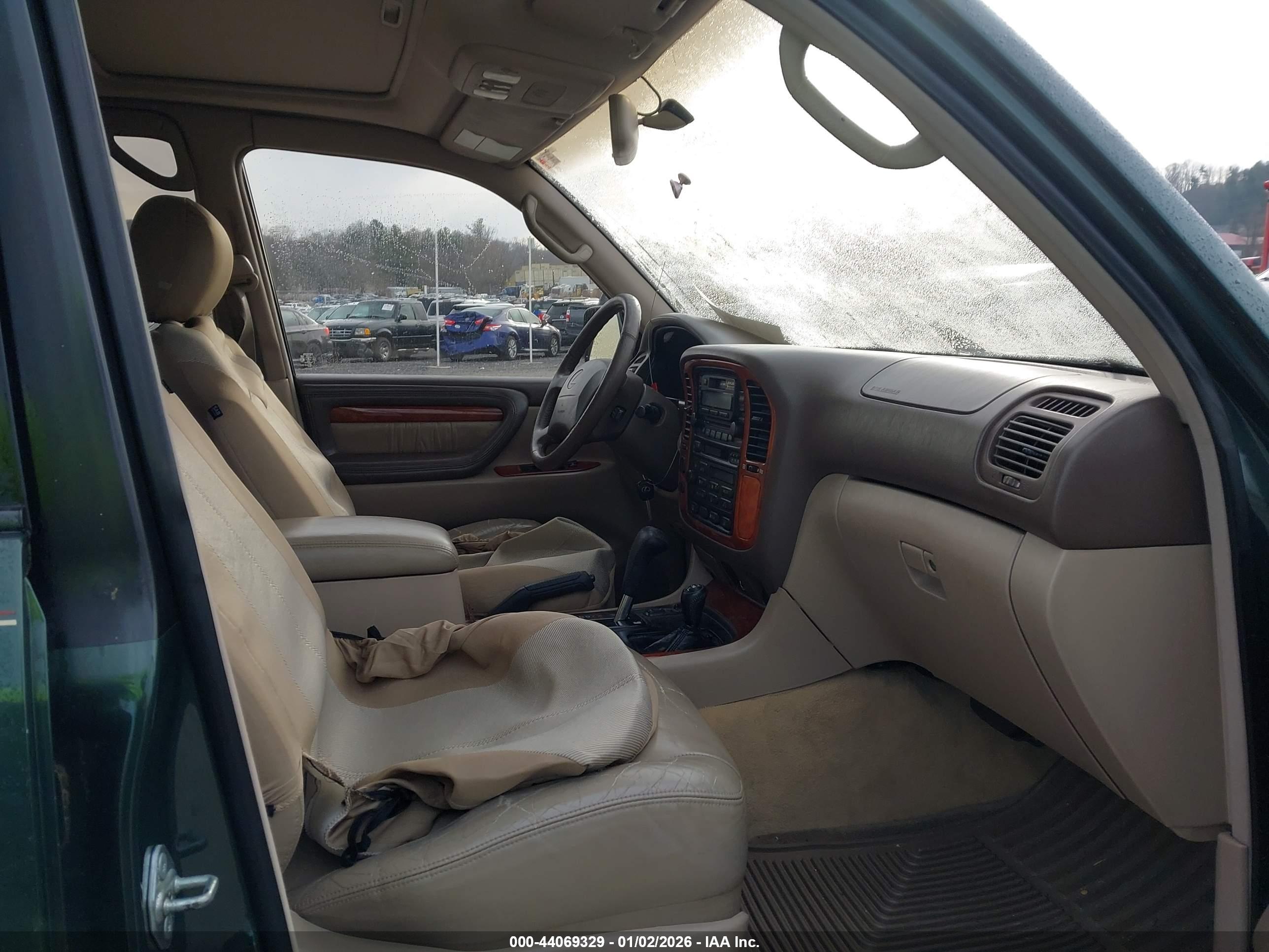 LEXUS LX image 5