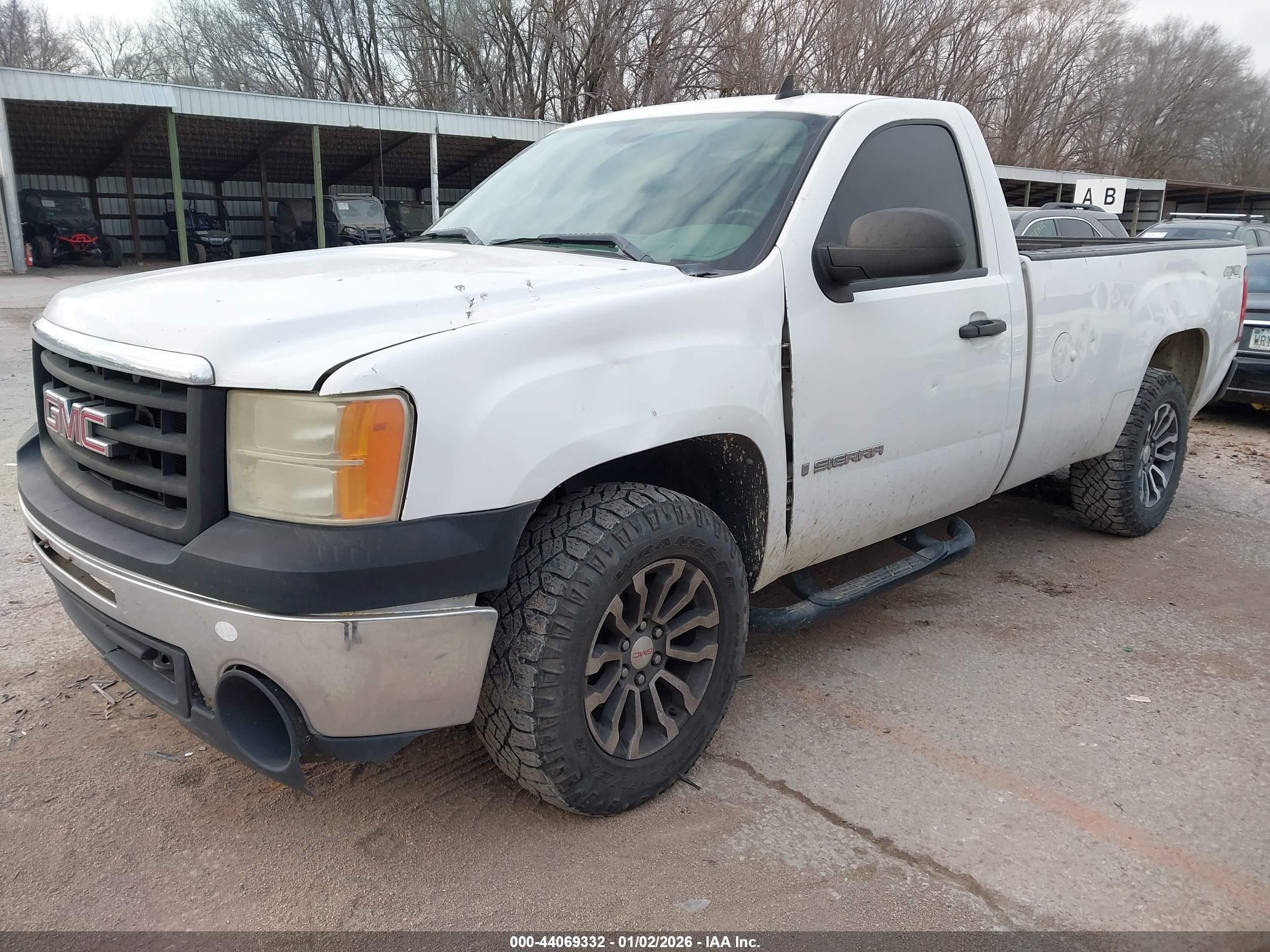 GMC SIERRA image 2