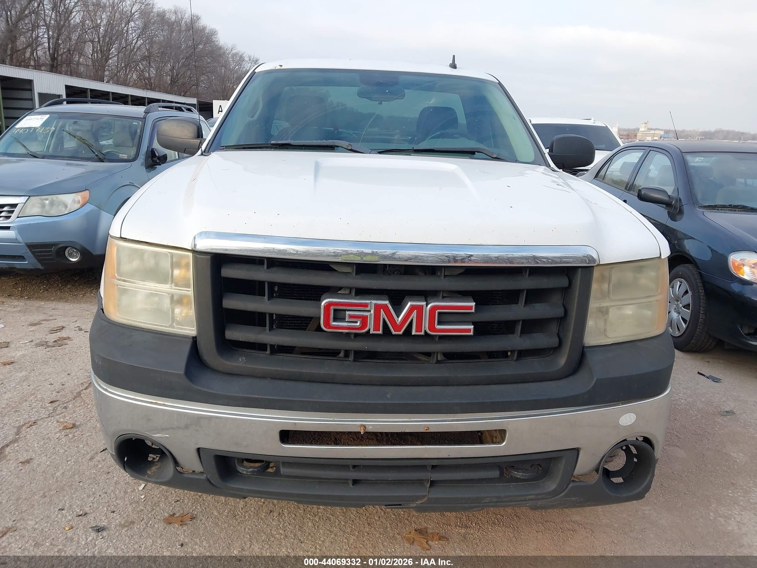 GMC SIERRA image 6