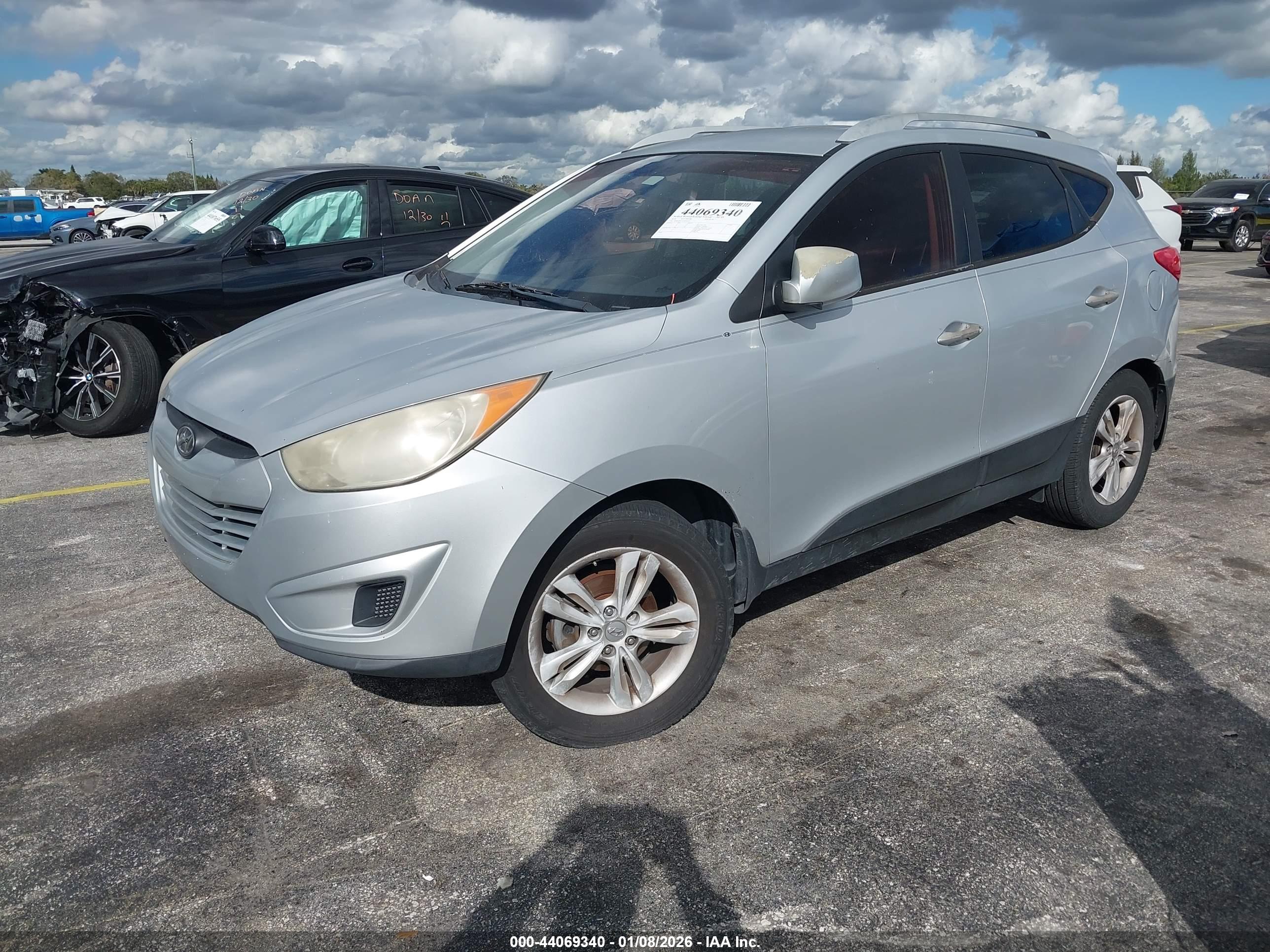 HYUNDAI TUCSON image 2