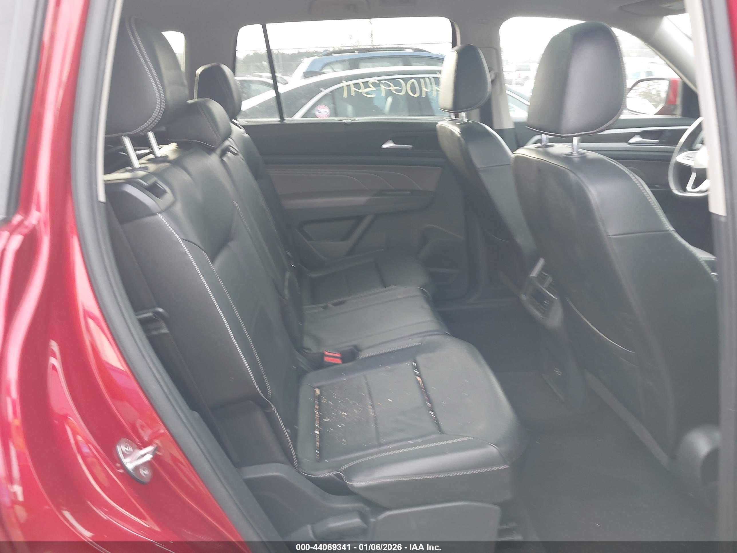 VOLKSWAGEN ATLAS image 8