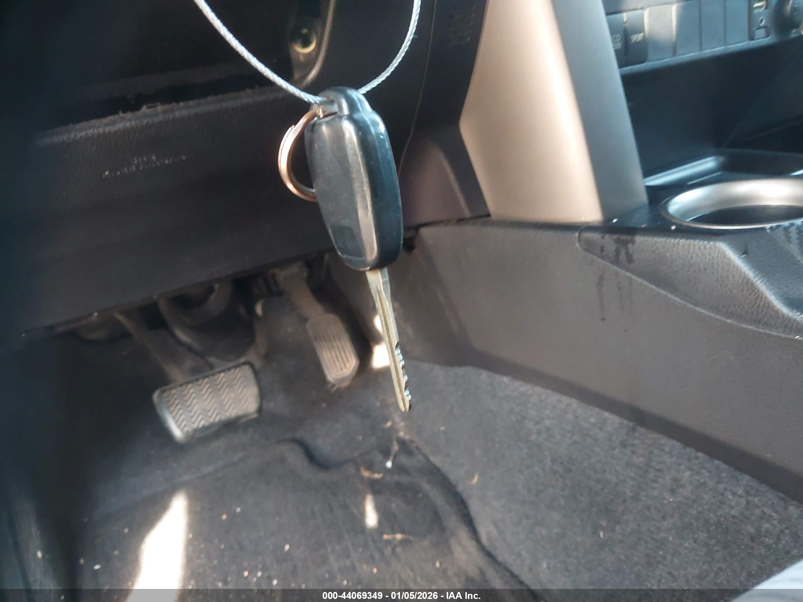 TOYOTA RAV4 image 11