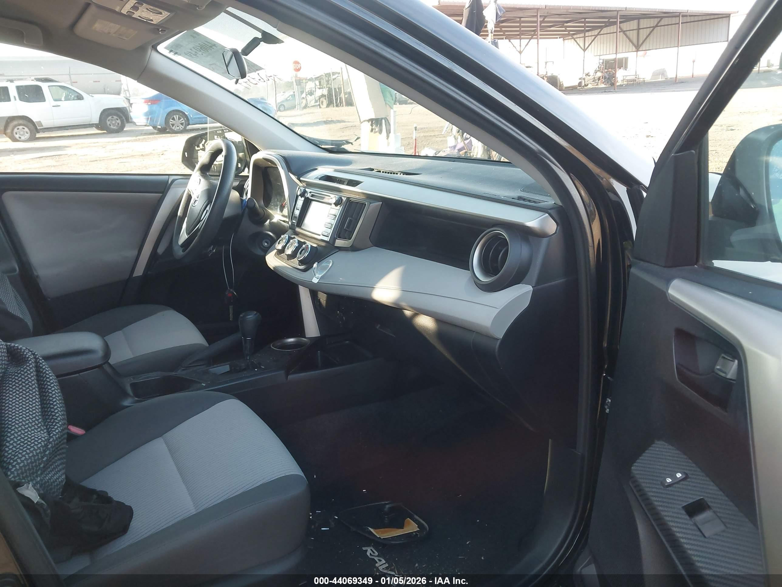 TOYOTA RAV4 image 5