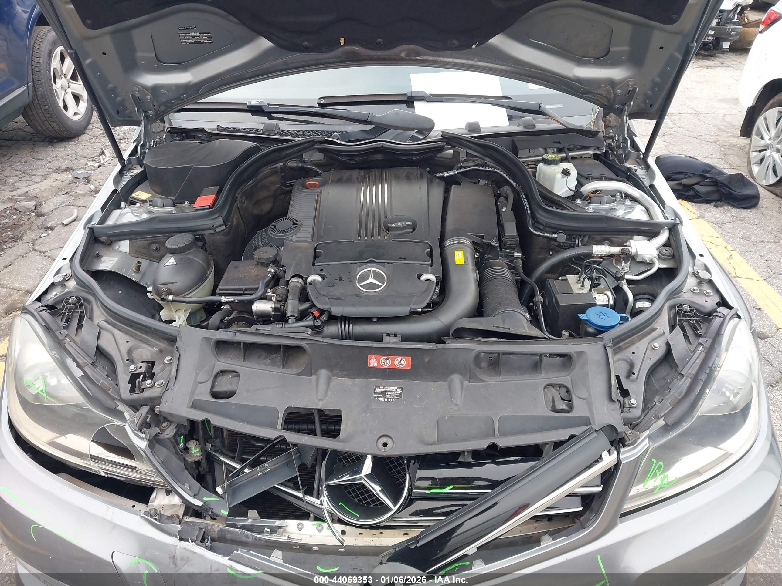 MERCEDES-BENZ C-CLASS image 10