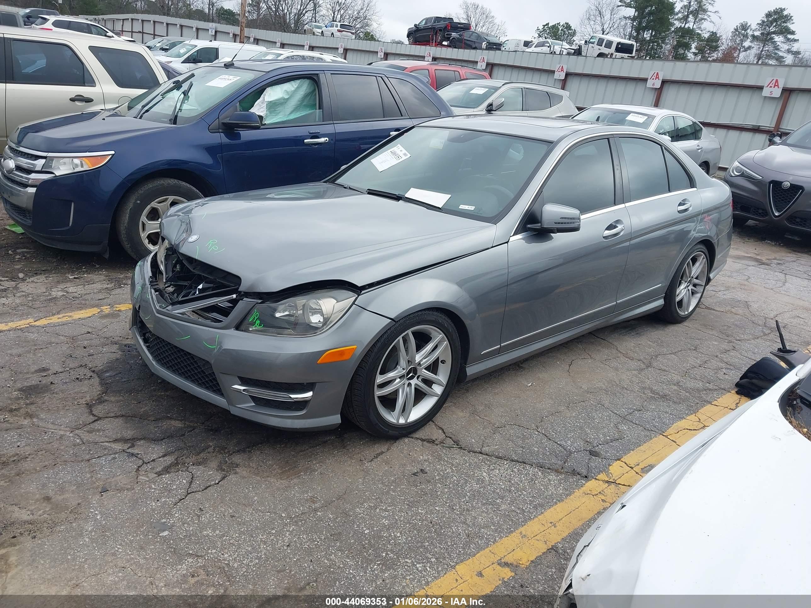 MERCEDES-BENZ C-CLASS image 2