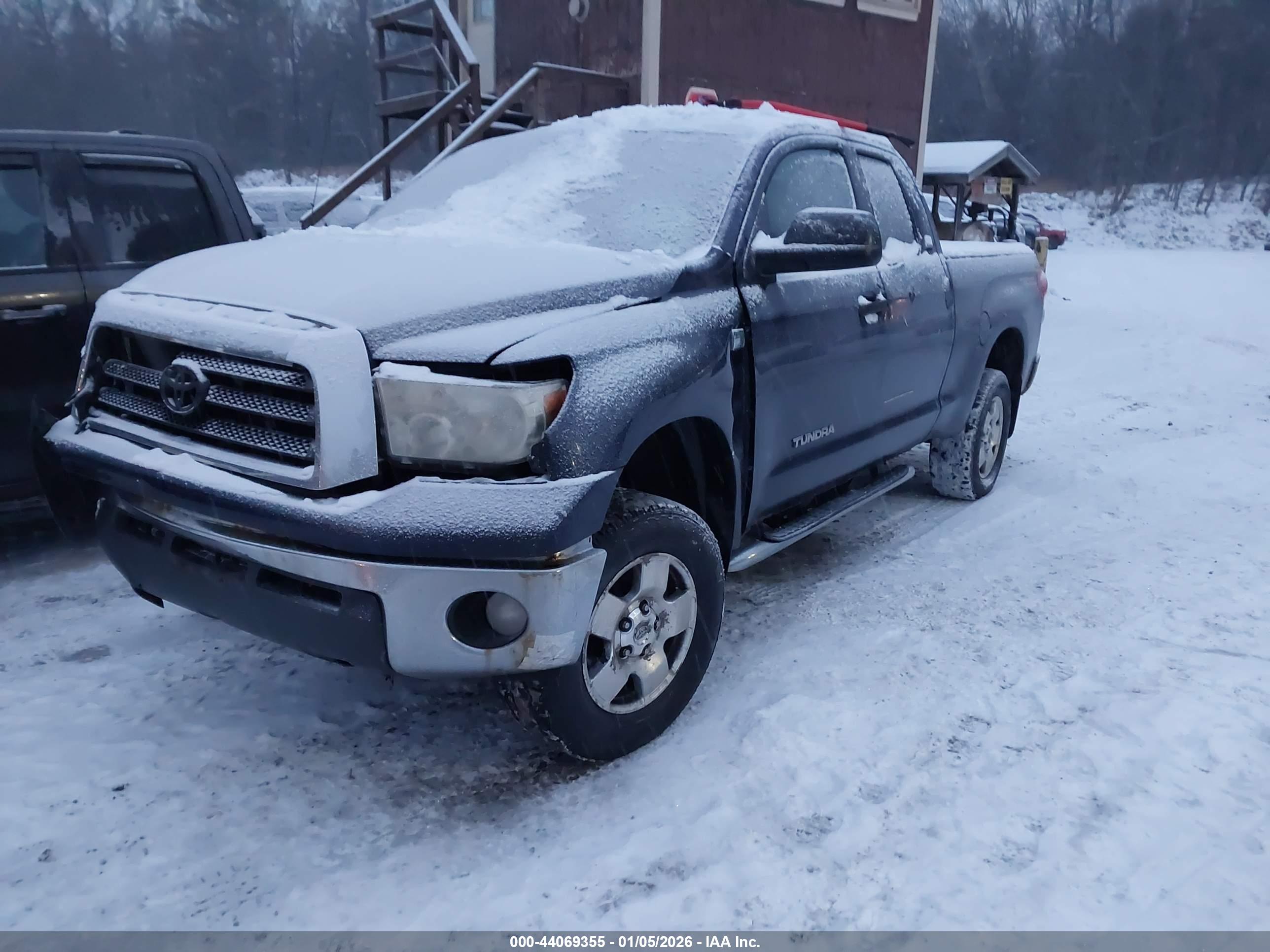 TOYOTA TUNDRA image 2