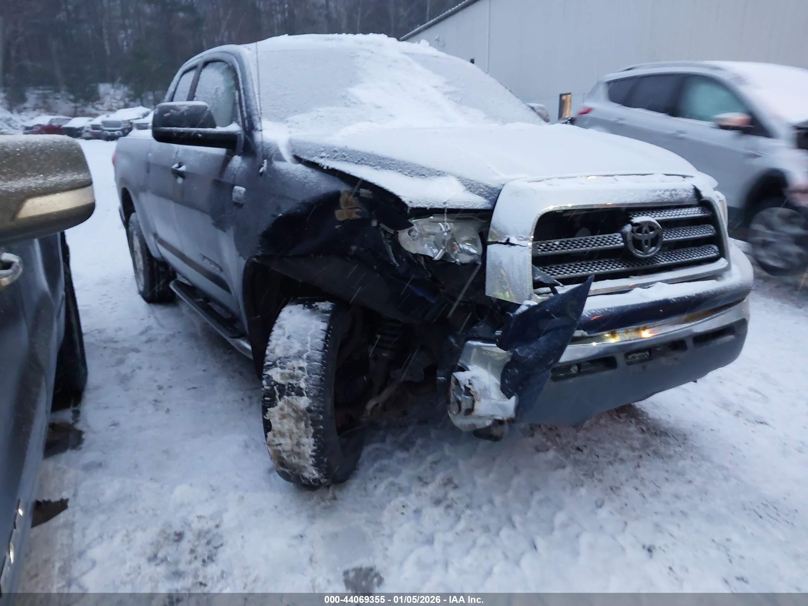 TOYOTA TUNDRA image 6