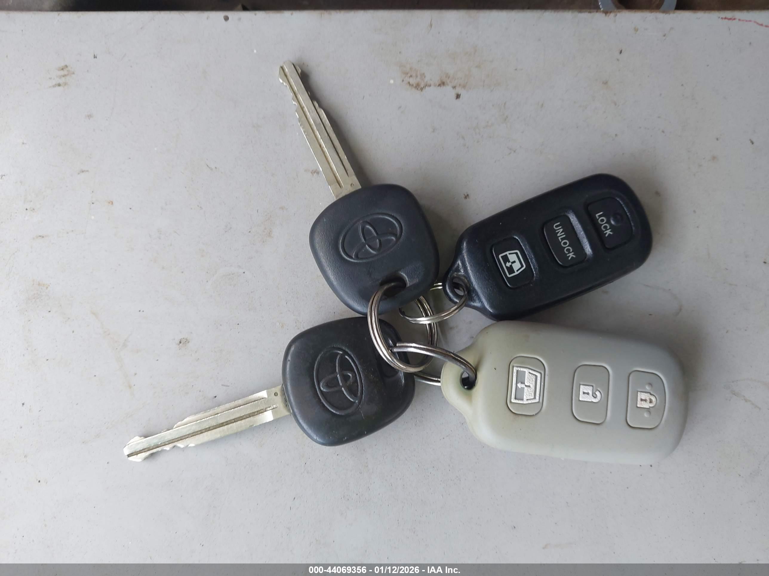 TOYOTA 4RUNNER image 11
