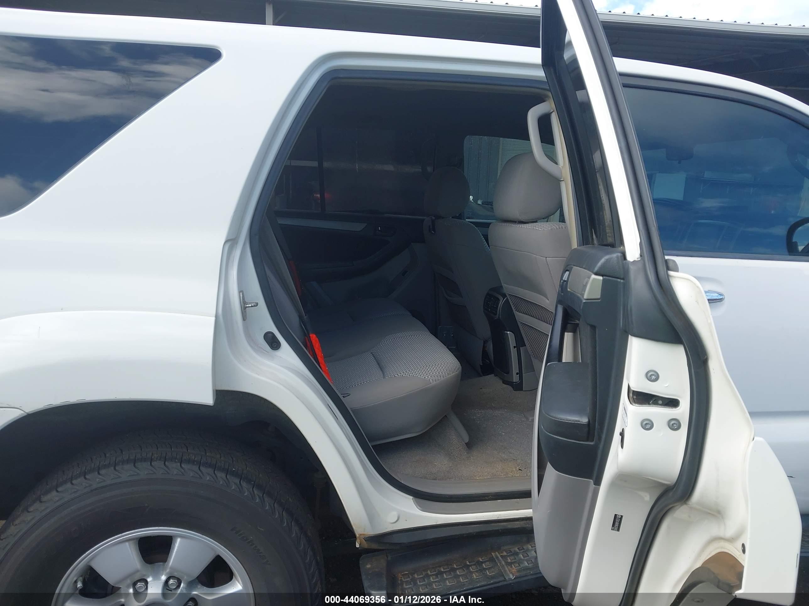 TOYOTA 4RUNNER image 8
